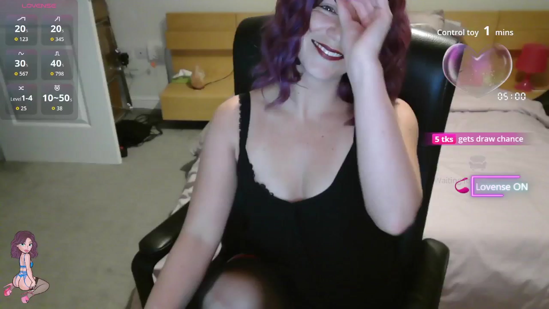 Gallery image thumbnail from size2shoes's myfreecams stream on, 10/16/2025, 24:44 image 1 of 20