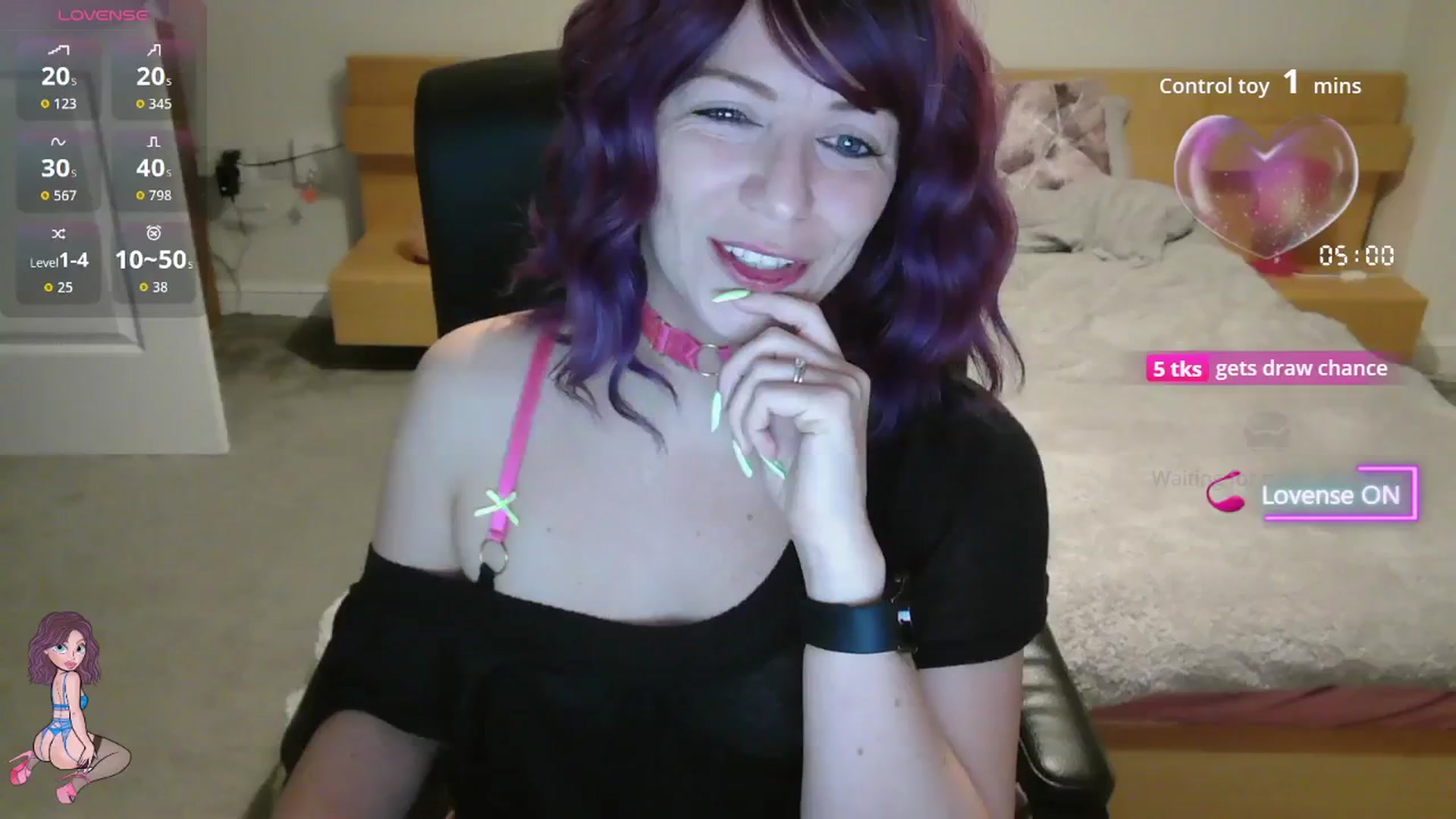 Gallery image thumbnail from size2shoes's myfreecams stream on, 11/03/2025, 21:57 image 10 of 20