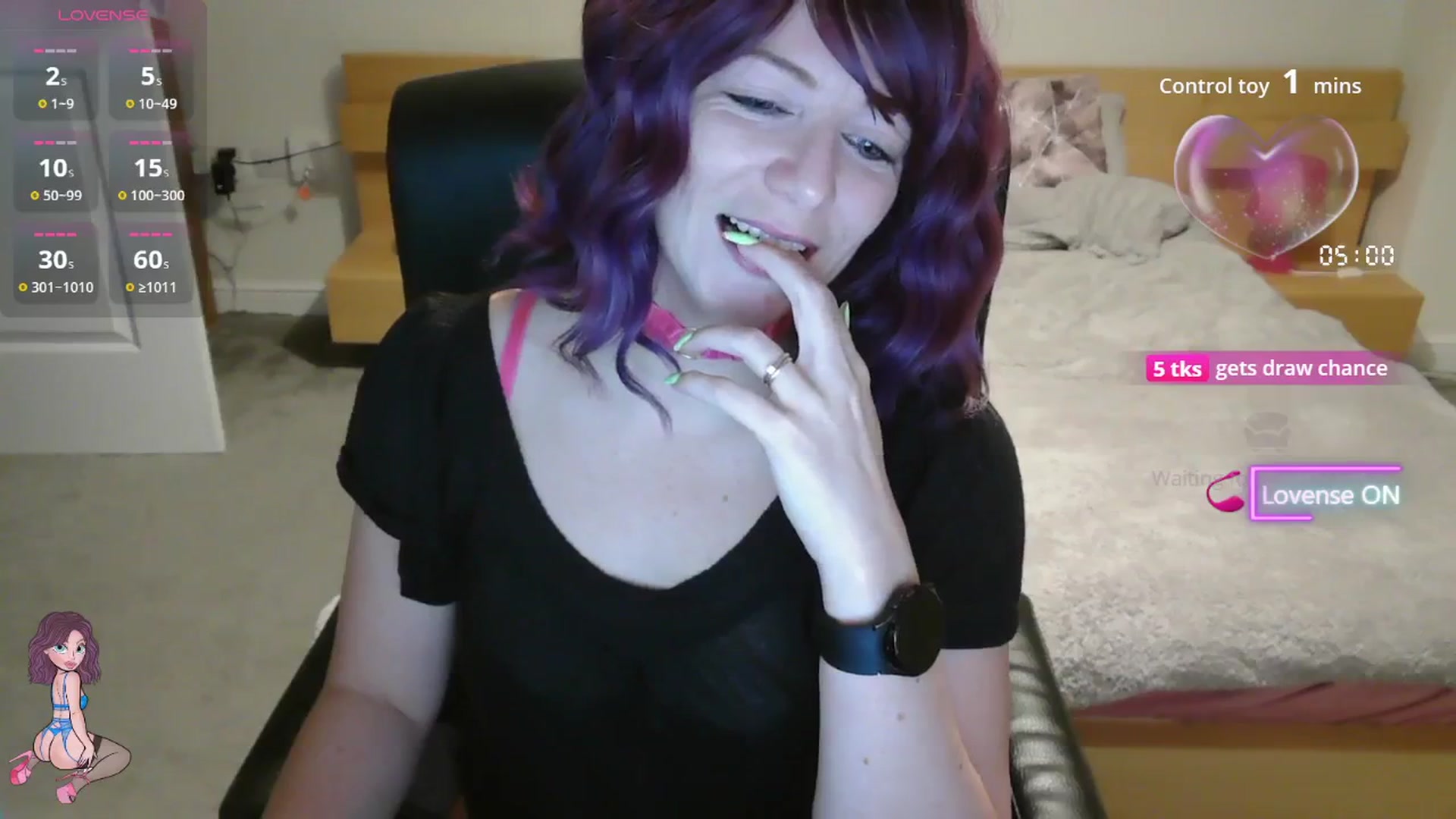 Gallery image thumbnail from size2shoes's myfreecams stream on, 11/03/2025, 21:57 image 17 of 20