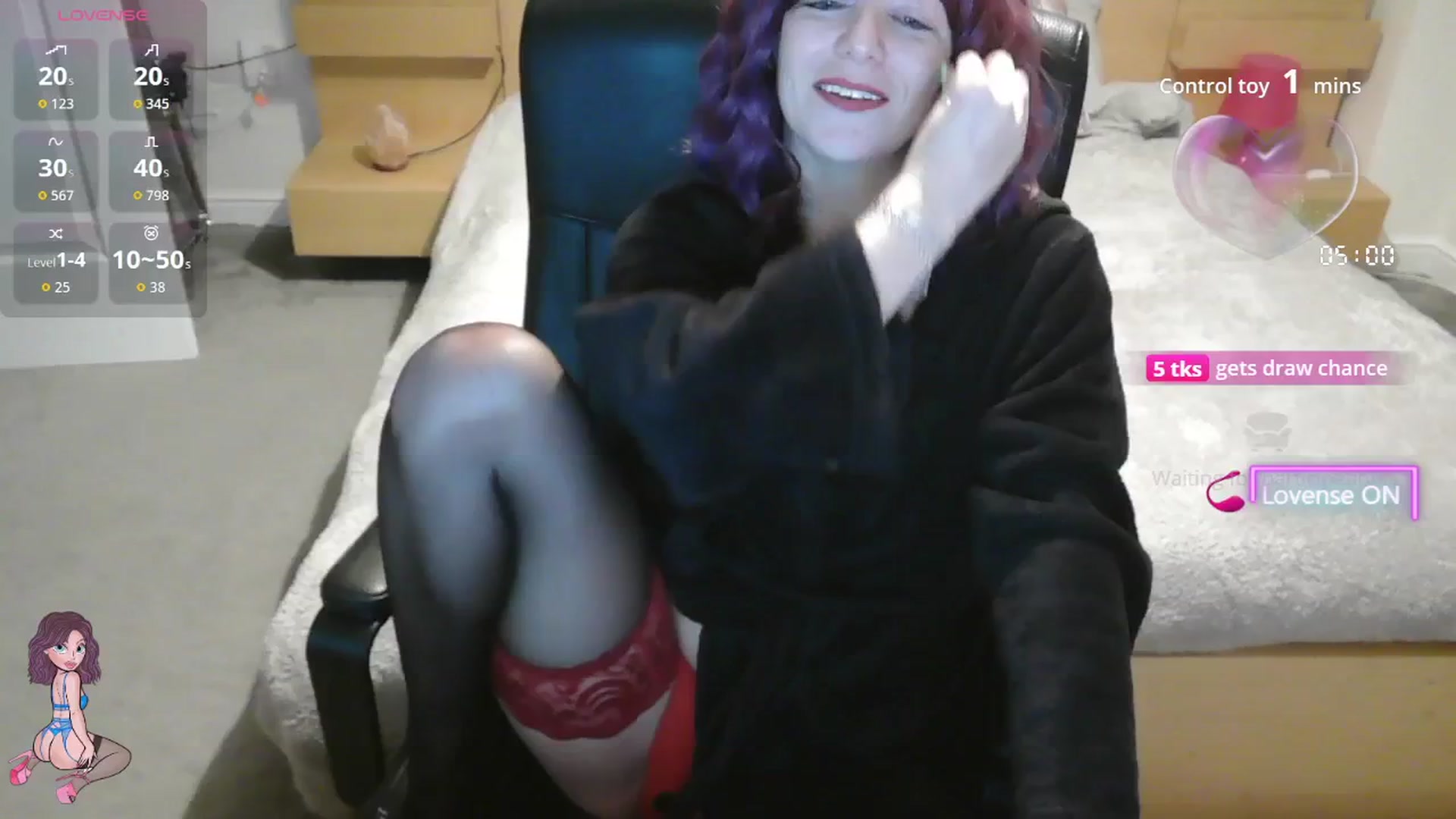 Gallery image thumbnail from size2shoes's myfreecams stream on, 11/05/2025, 23:53 image 6 of 20