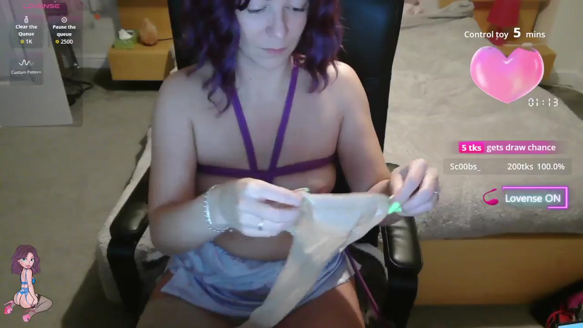 Gallery image thumbnail from size2shoes's myfreecams stream on, 11/07/2025, 24:41 image 12 of 20