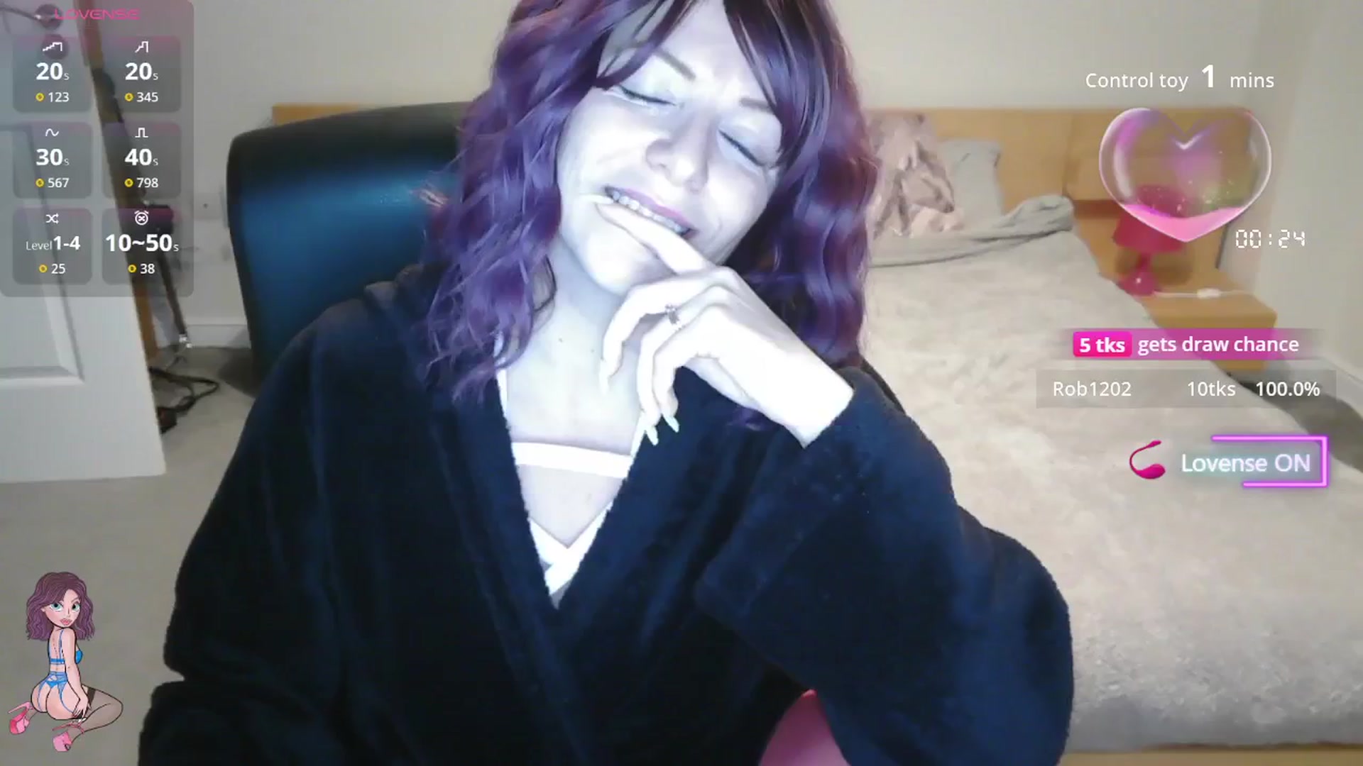Gallery image thumbnail from size2shoes's myfreecams stream on, 11/08/2025, 24:36 image 2 of 20