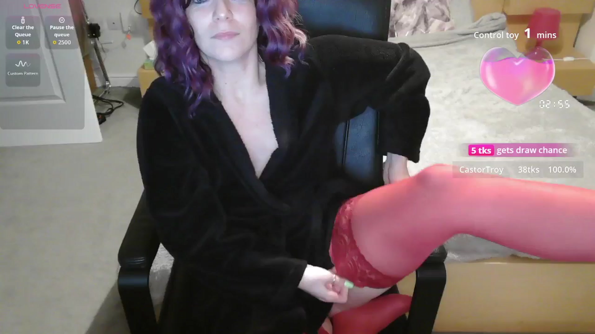 Gallery image thumbnail from size2shoes's myfreecams stream on, 11/08/2025, 02:22 image 5 of 20