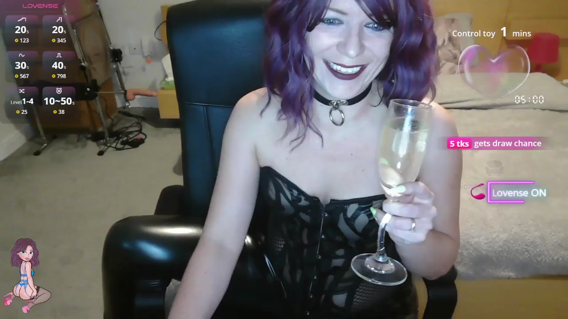 Gallery image thumbnail from size2shoes's myfreecams stream on, 11/09/2025, 21:59 image 4 of 20