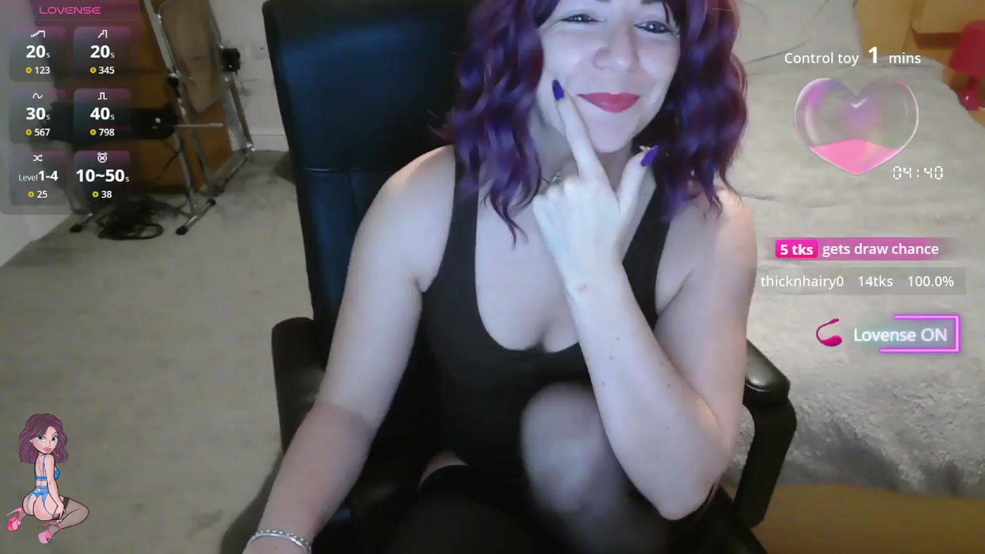 Gallery image thumbnail from size2shoes's myfreecams stream on, 11/13/2025, 23:24 image 18 of 20