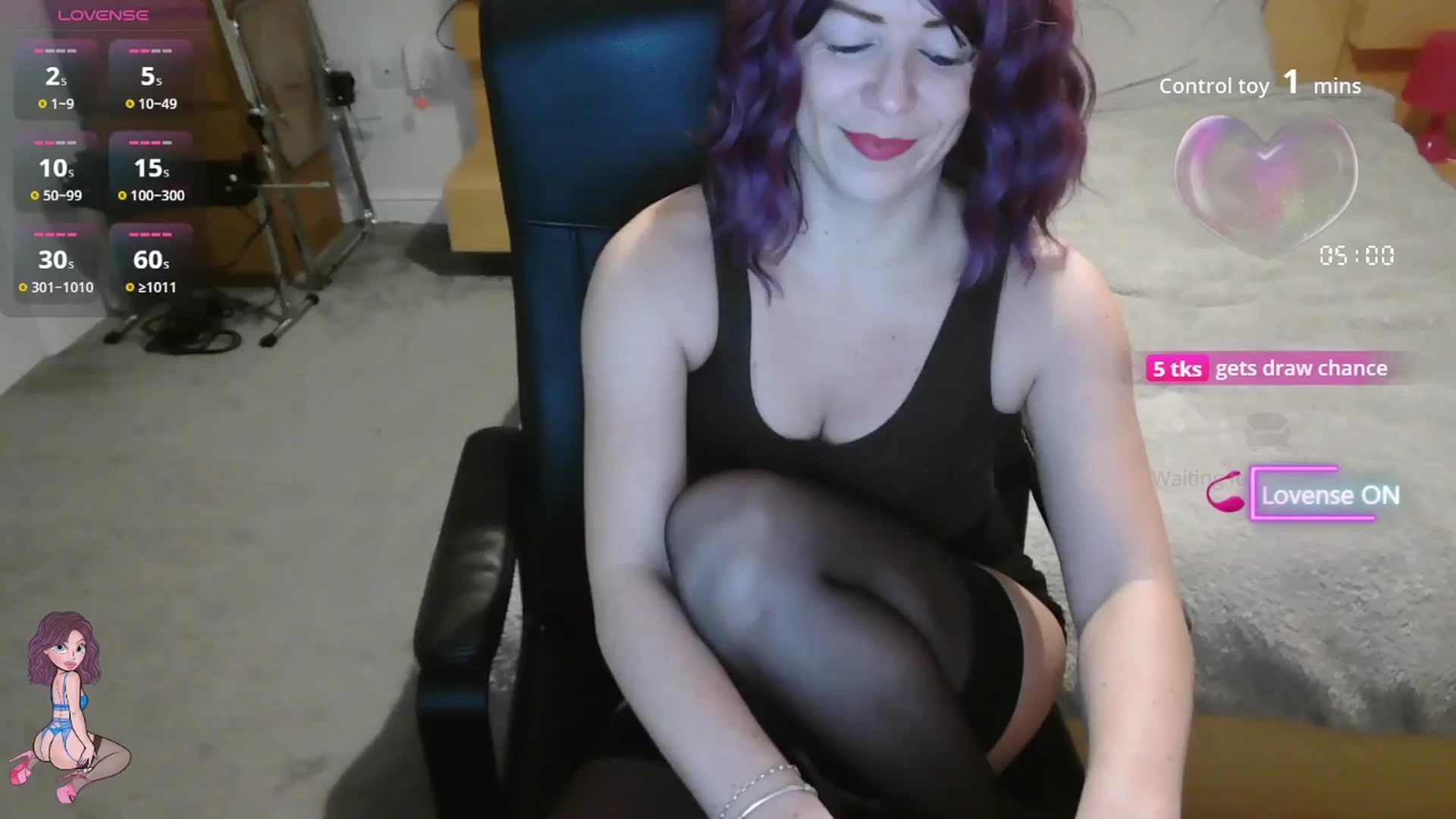 Gallery image thumbnail from size2shoes's myfreecams stream on, 11/13/2025, 23:24 image 14 of 20