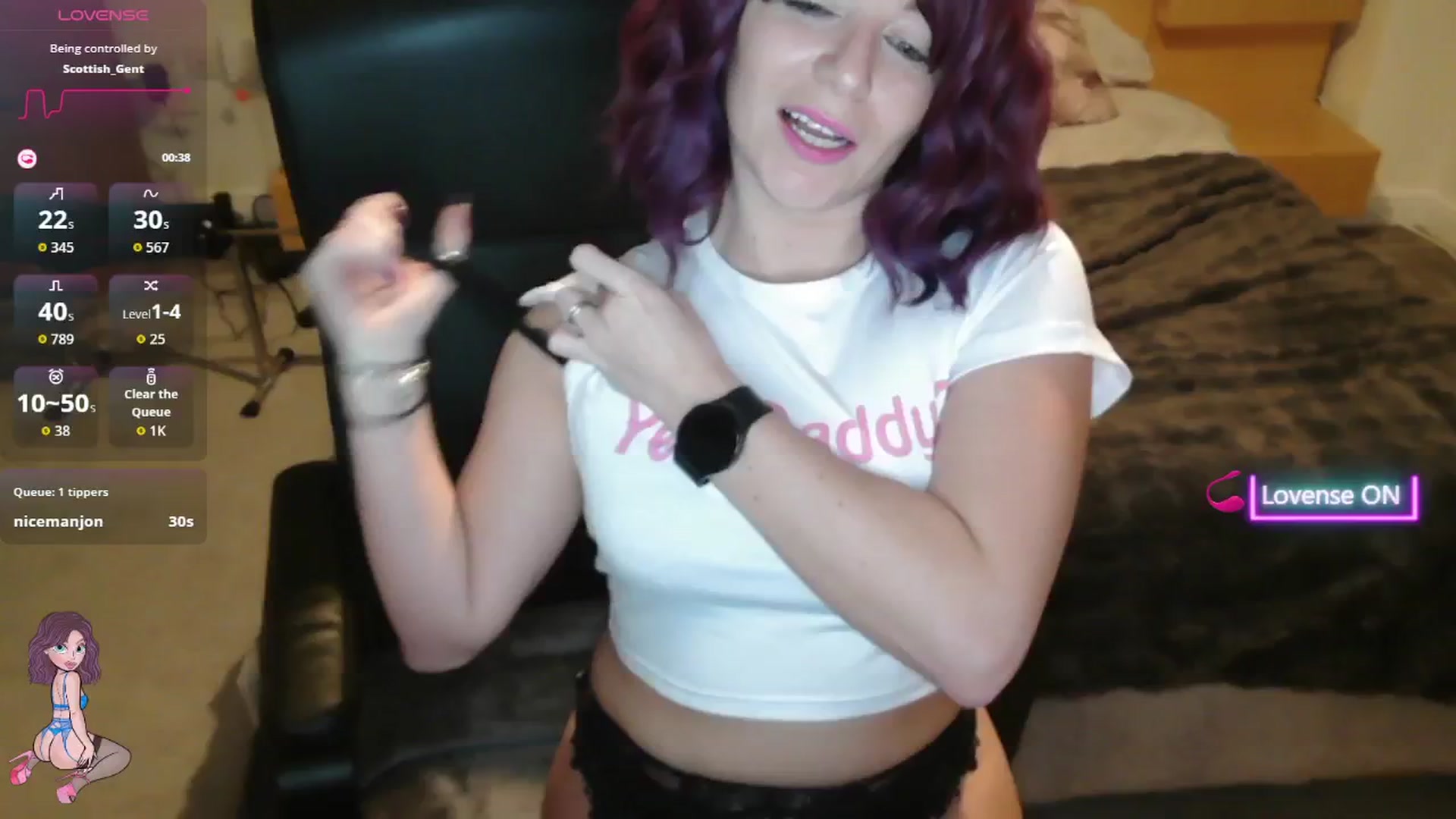 Gallery image thumbnail from size2shoes's myfreecams stream on, 11/30/2025, 23:00 image 2 of 20