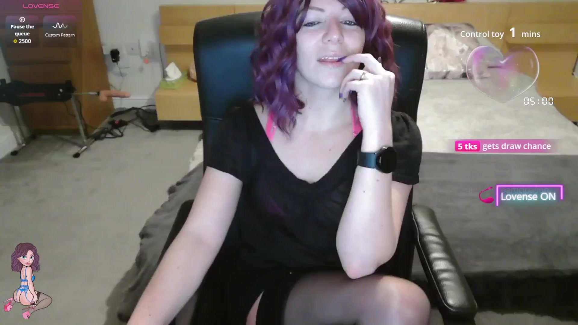 Gallery image thumbnail from size2shoes's myfreecams stream on, 12/01/2025, 23:25 image 3 of 20