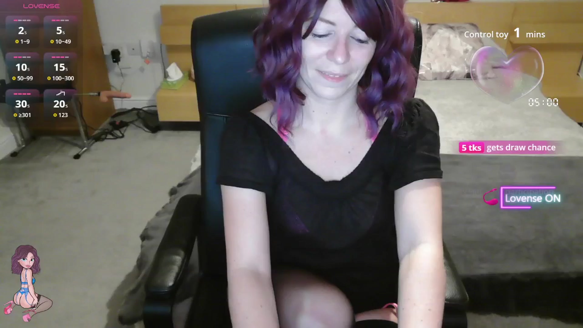 Gallery image thumbnail from size2shoes's myfreecams stream on, 12/01/2025, 23:25 image 13 of 20