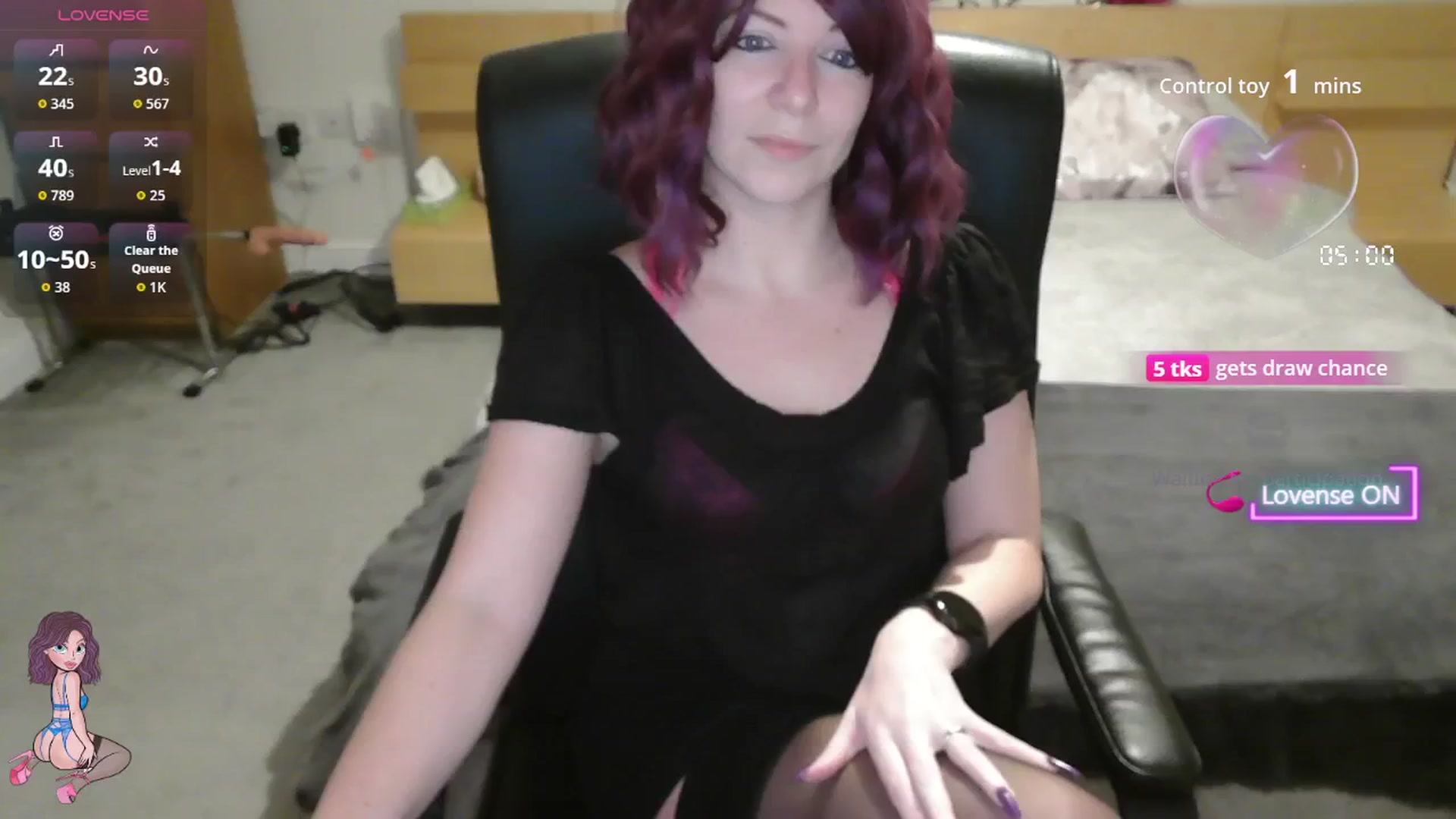 Gallery image thumbnail from size2shoes's myfreecams stream on, 12/01/2025, 23:25 image 1 of 20