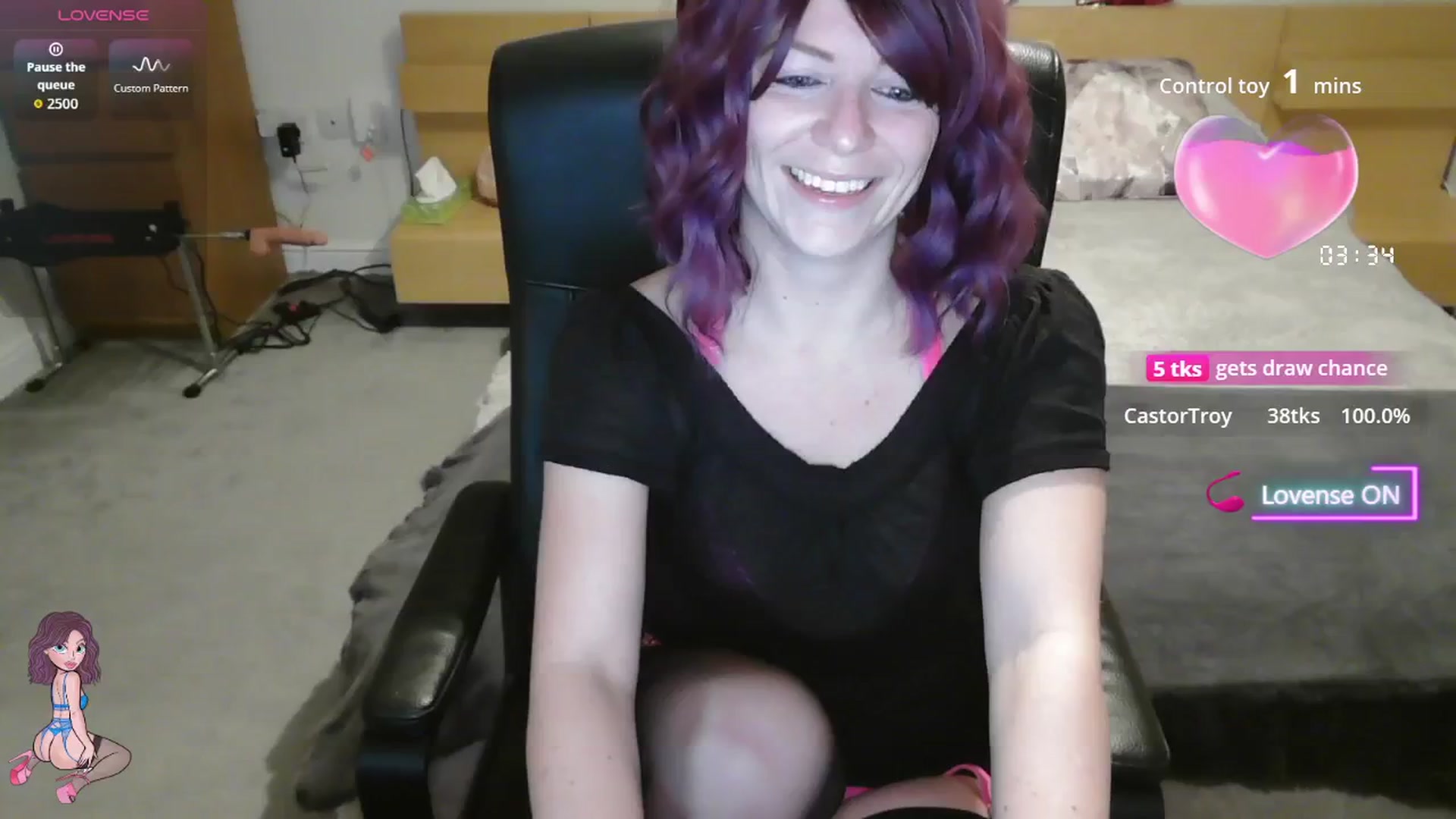 Gallery image thumbnail from size2shoes's myfreecams stream on, 12/01/2025, 23:25 image 15 of 20