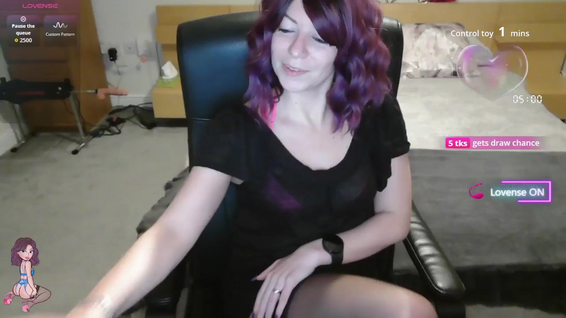 Gallery image thumbnail from size2shoes's myfreecams stream on, 12/01/2025, 23:25 image 2 of 20