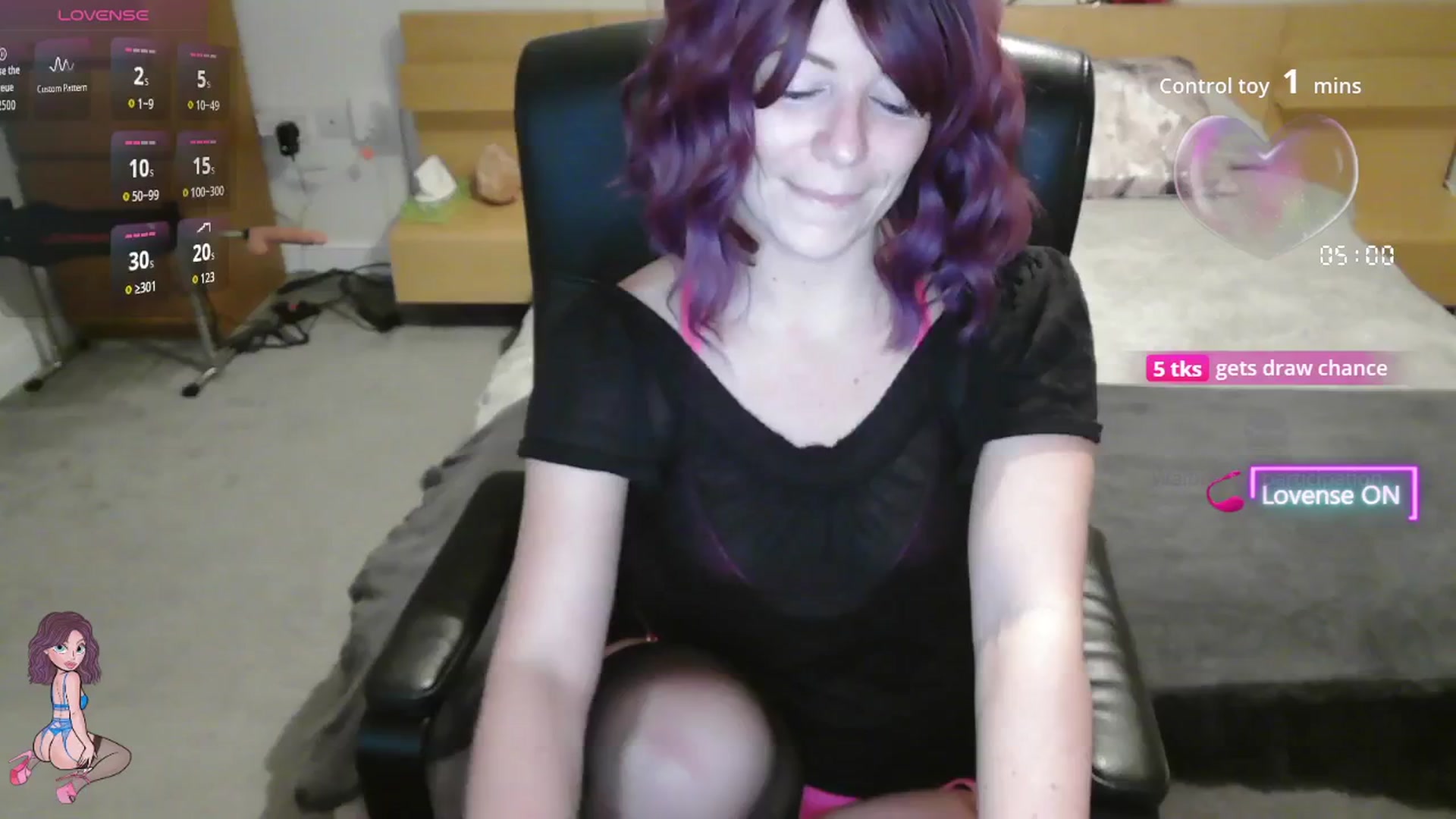 Gallery image thumbnail from size2shoes's myfreecams stream on, 12/01/2025, 23:25 image 12 of 20