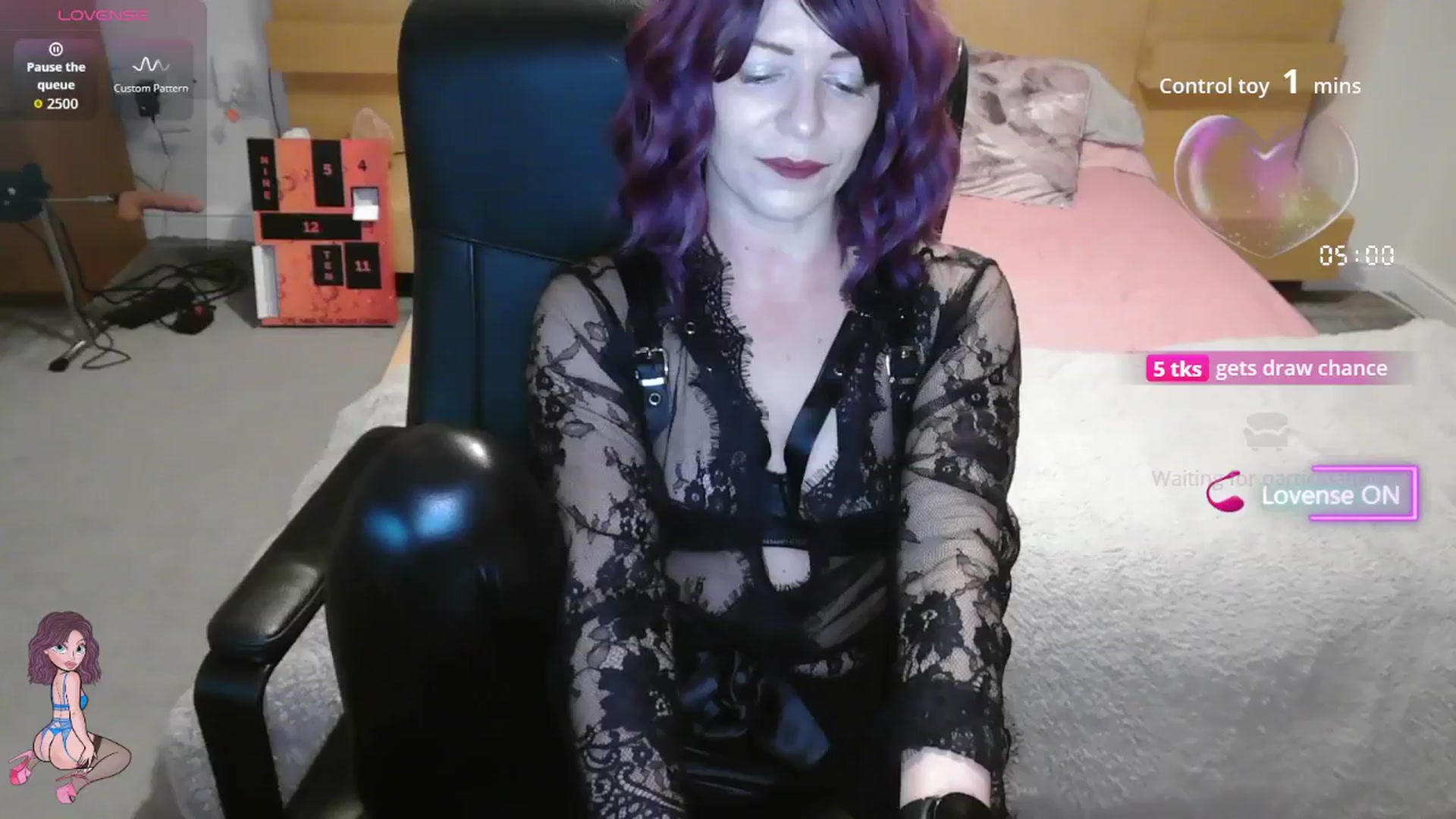 Gallery image thumbnail from size2shoes's myfreecams stream on, 12/08/2025, 21:36 image 18 of 20