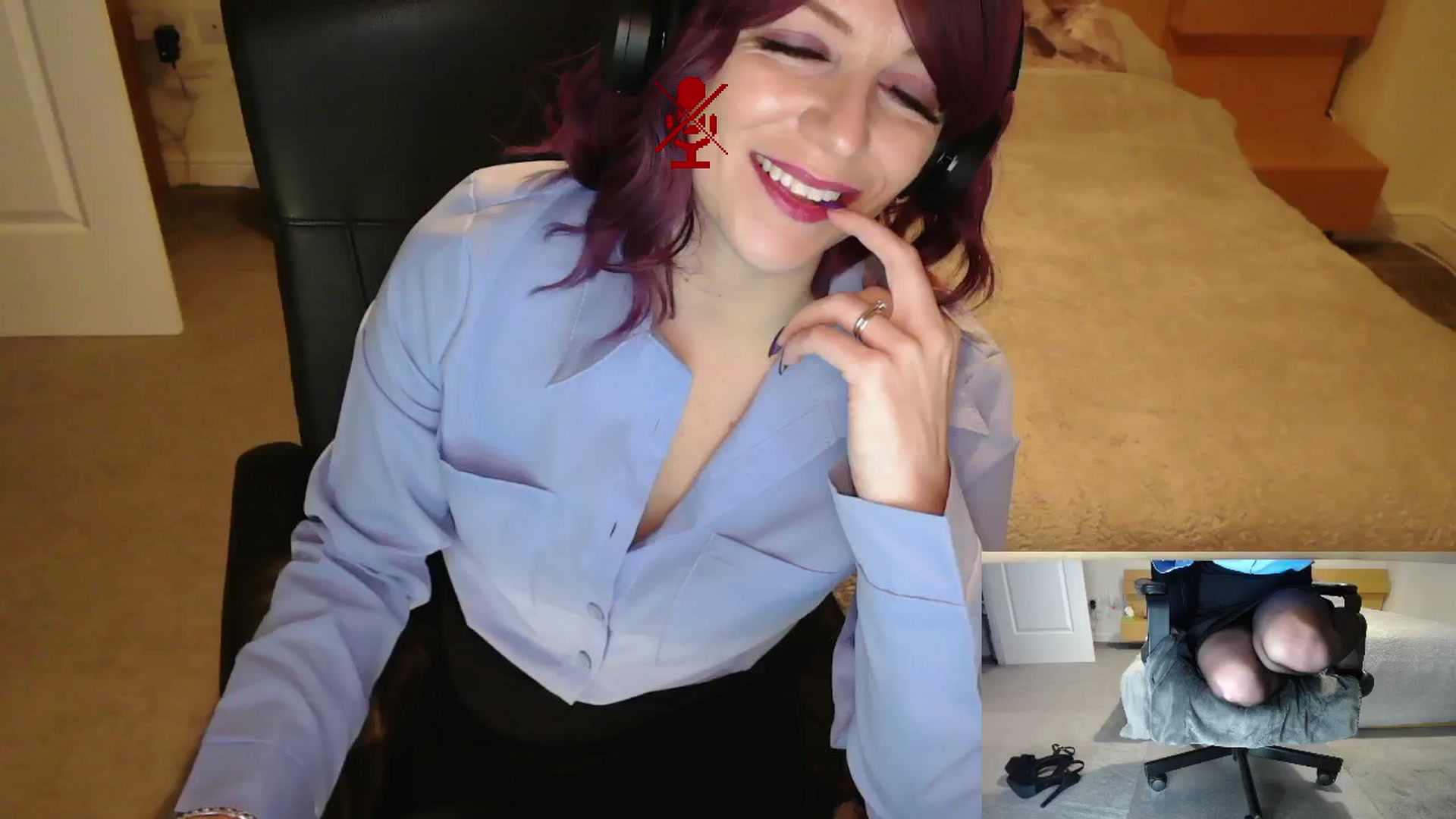 Gallery image thumbnail from size2shoes's myfreecams stream on, 12/09/2025, 16:35 image 10 of 20