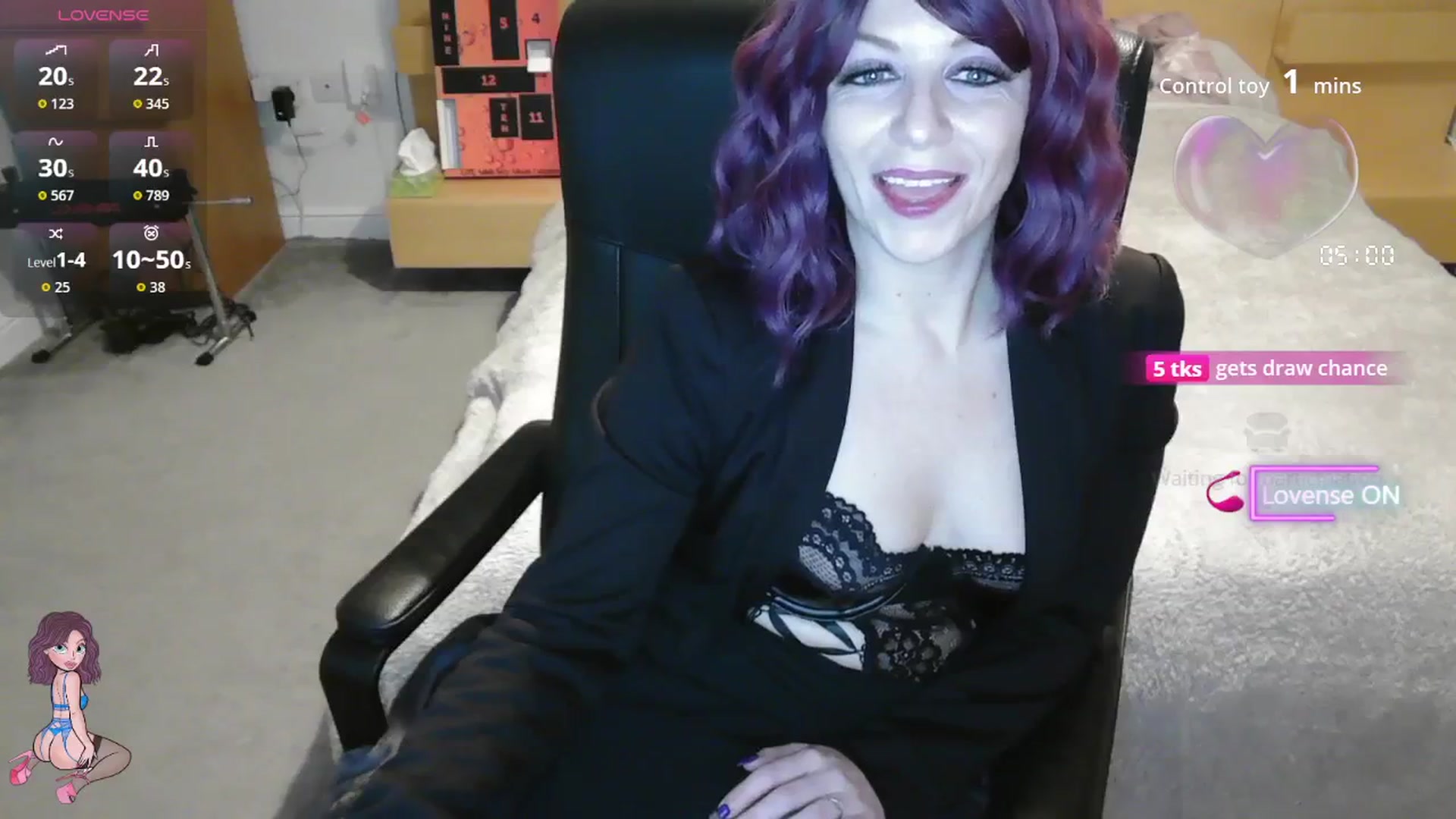 Gallery image thumbnail from size2shoes's myfreecams stream on, 12/09/2025, 21:47 image 9 of 20
