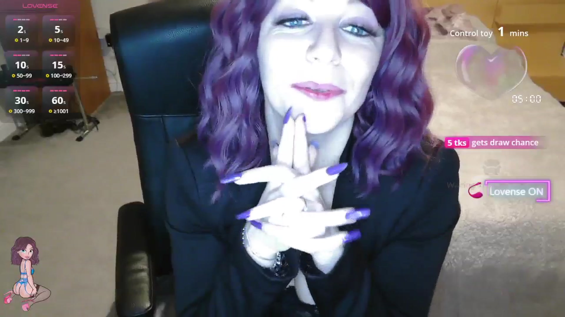 Gallery image thumbnail from size2shoes's myfreecams stream on, 12/09/2025, 21:47 image 17 of 20