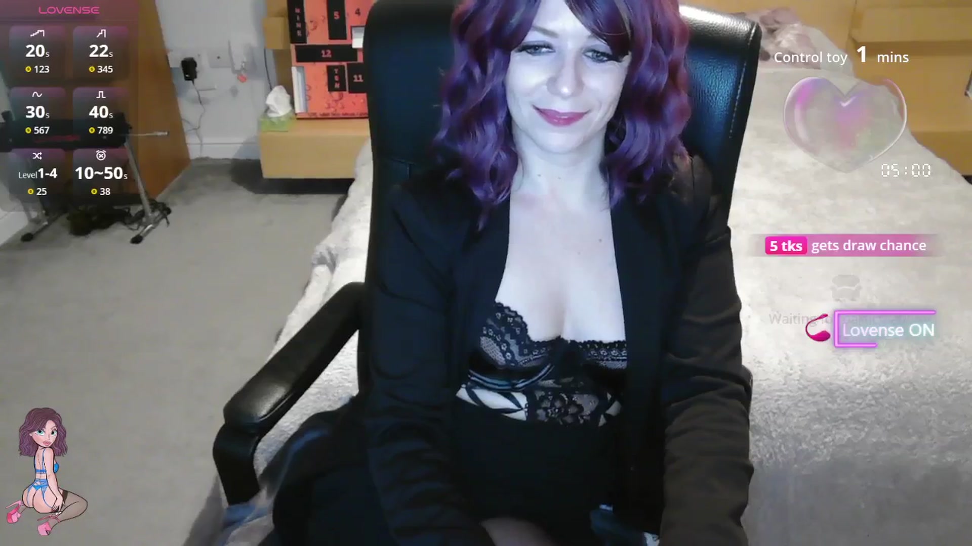 Gallery image thumbnail from size2shoes's myfreecams stream on, 12/09/2025, 21:47 image 14 of 20