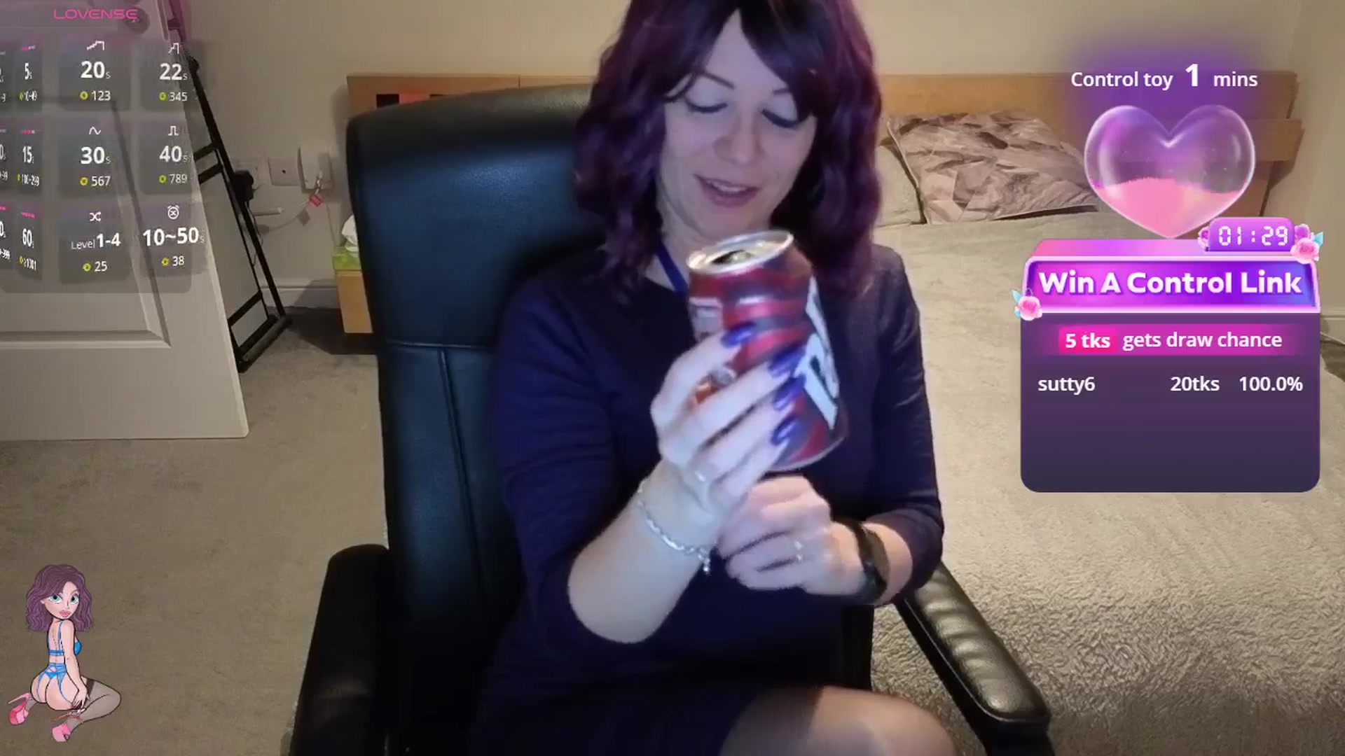 Gallery image thumbnail from size2shoes's myfreecams stream on, 12/17/2025, 24:06 image 7 of 20