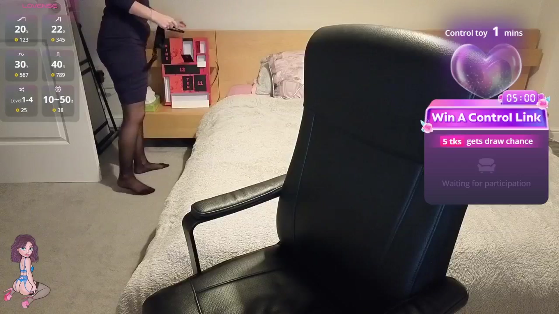 Gallery image thumbnail from size2shoes's myfreecams stream on, 12/17/2025, 24:06 image 13 of 20