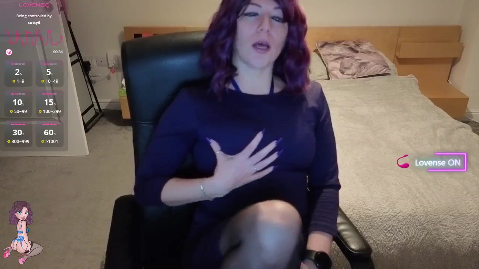 Gallery image thumbnail from size2shoes's myfreecams stream on, 12/17/2025, 24:06 image 8 of 20