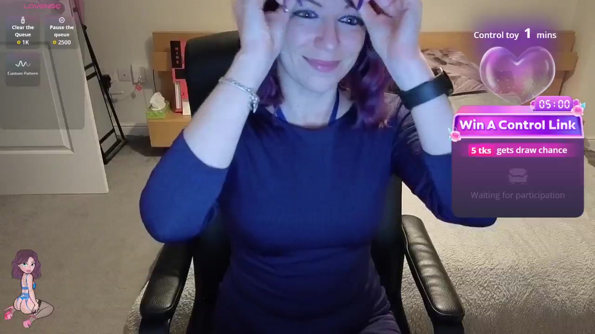 Gallery image thumbnail from size2shoes's myfreecams stream on, 12/17/2025, 24:06 image 14 of 20
