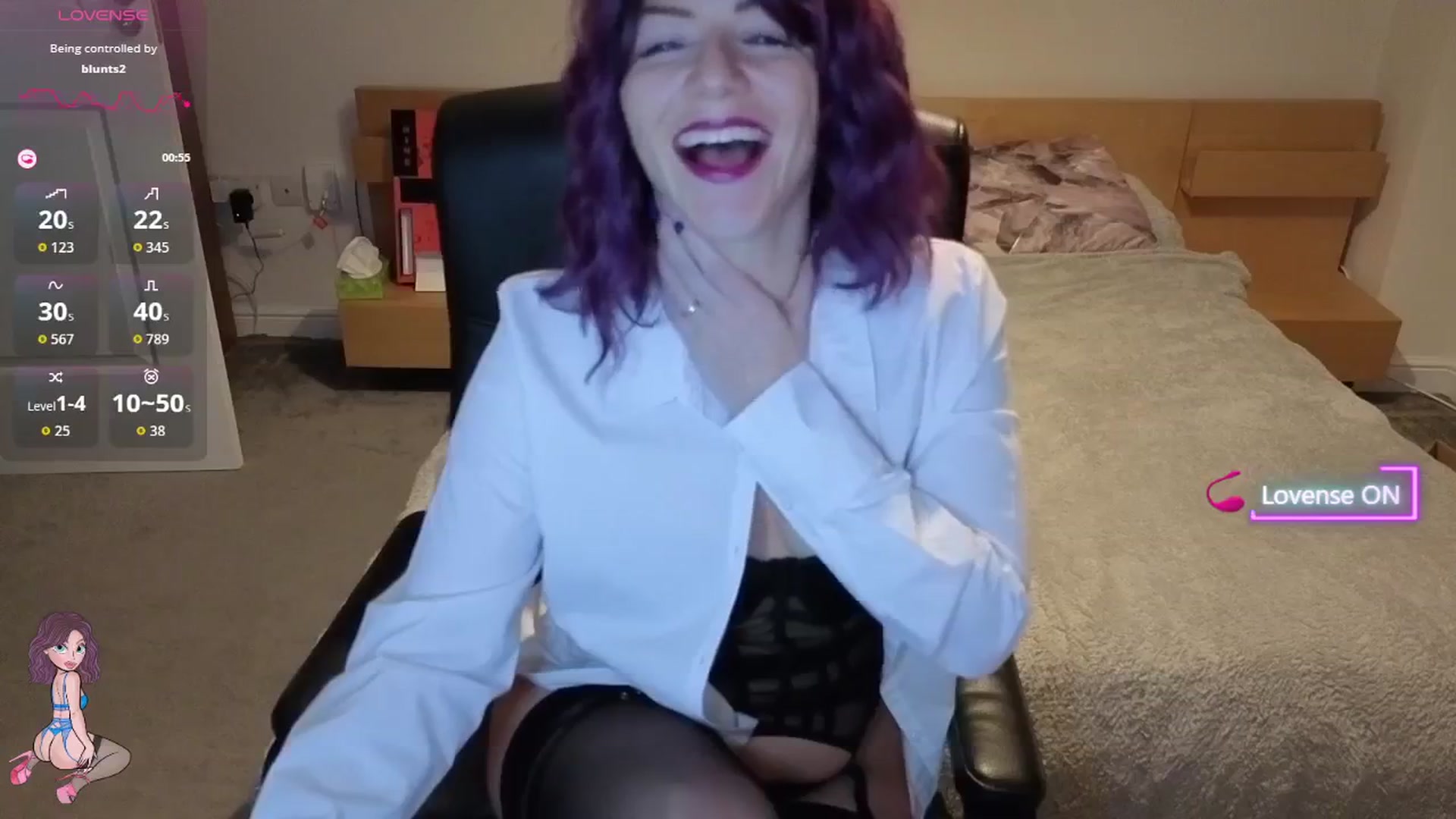 Gallery image thumbnail from size2shoes's myfreecams stream on, 12/18/2025, 01:35 image 12 of 20