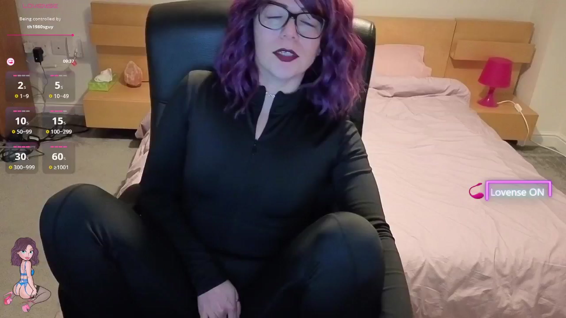 Gallery image thumbnail from size2shoes's myfreecams stream on, 12/31/2025, 01:30 image 9 of 20