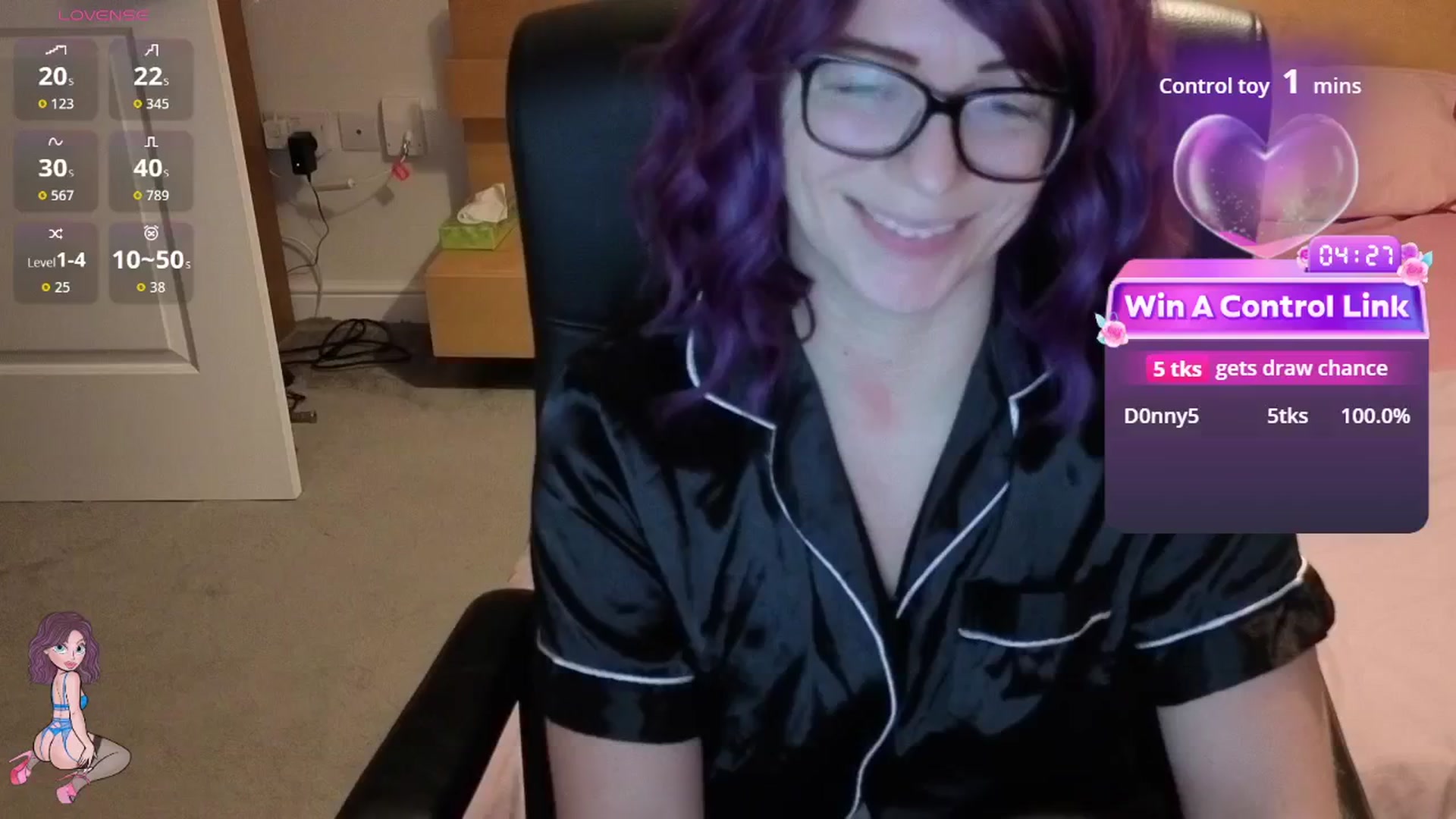 Gallery image thumbnail from size2shoes's myfreecams stream on, 01/02/2026, 24:28 image 17 of 20