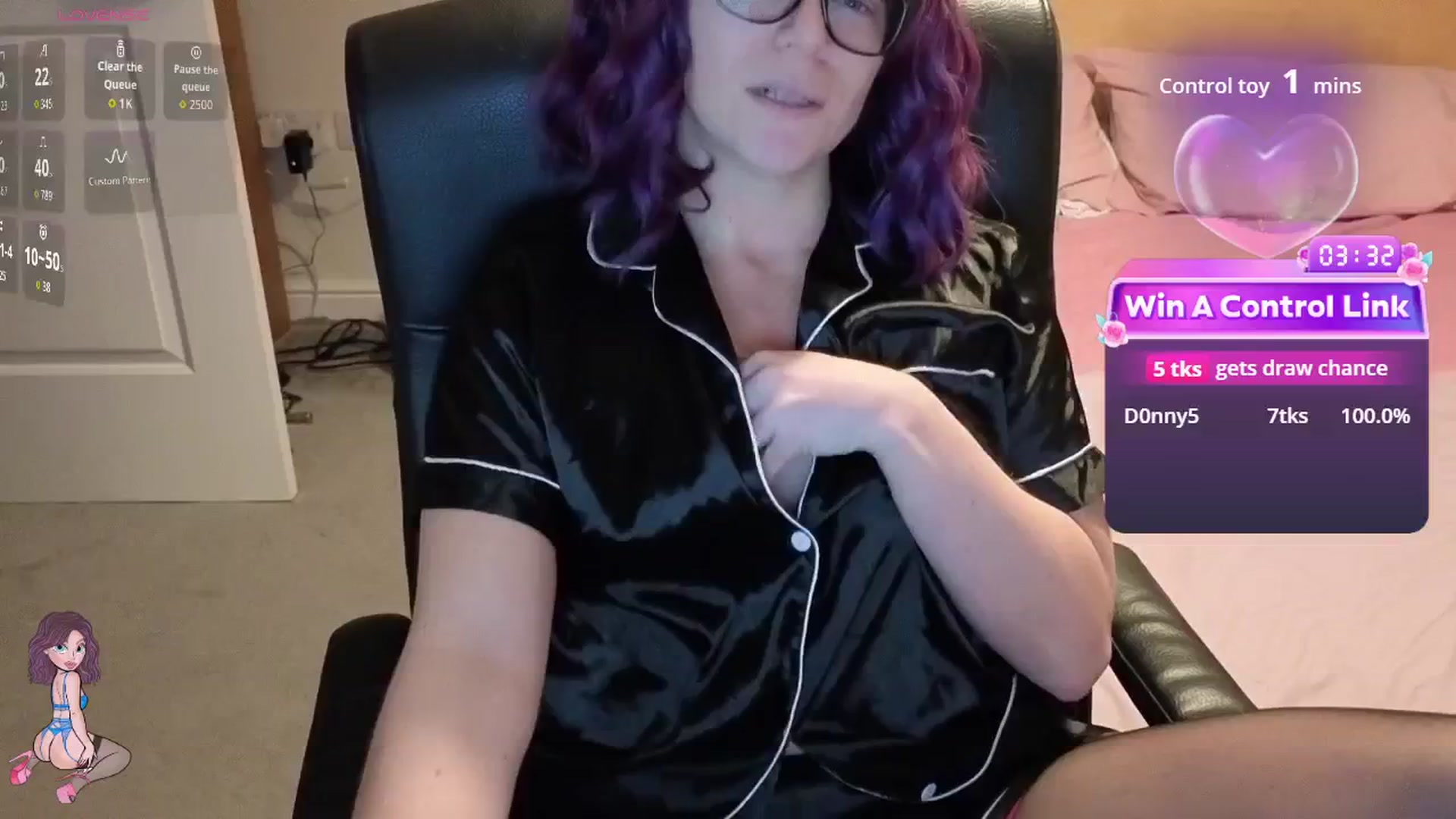 Gallery image thumbnail from size2shoes's myfreecams stream on, 01/02/2026, 24:28 image 8 of 20