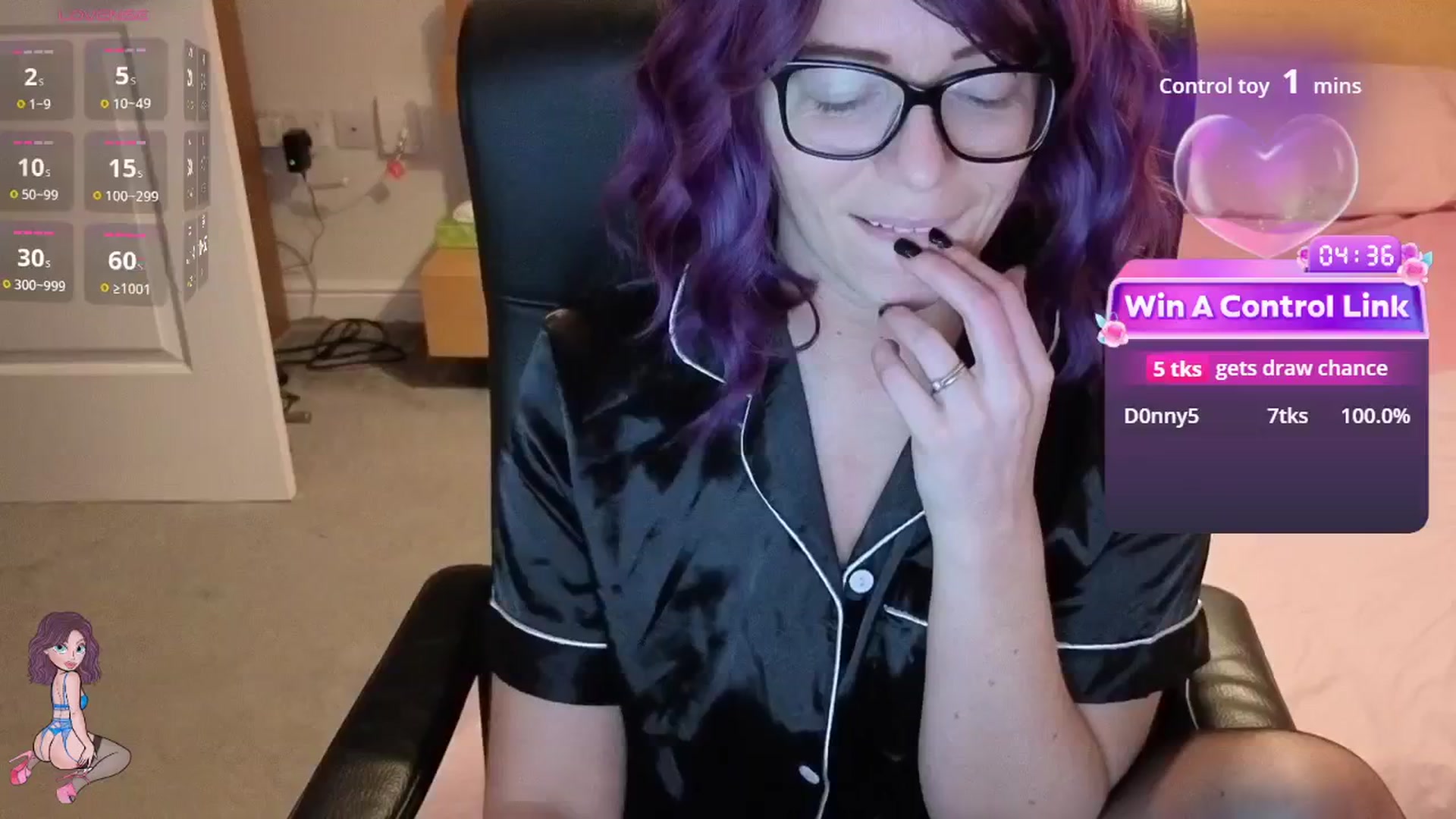 Gallery image thumbnail from size2shoes's myfreecams stream on, 01/02/2026, 24:28 image 7 of 20