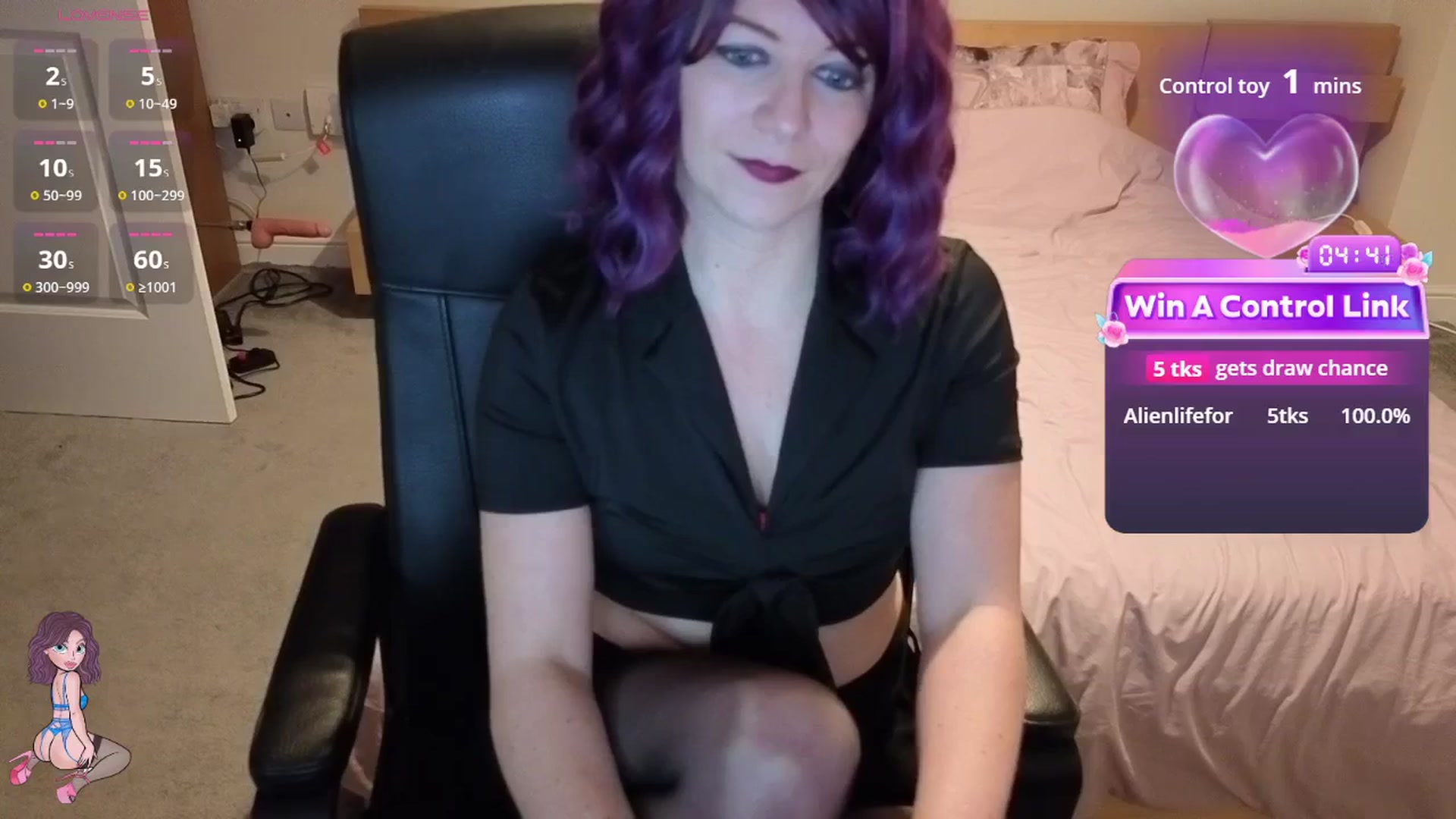Gallery image thumbnail from size2shoes's myfreecams stream on, 01/16/2026, 24:01 image 7 of 20