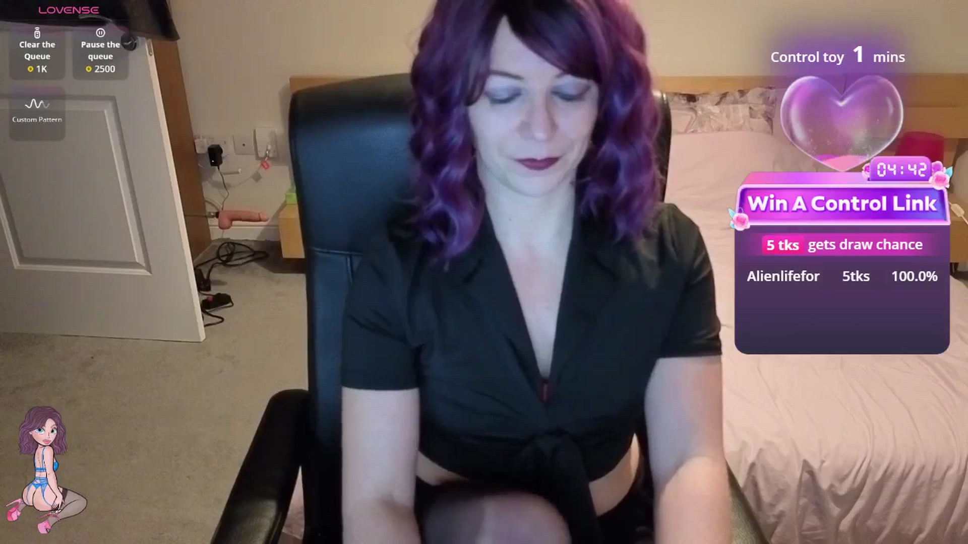 Gallery image thumbnail from size2shoes's myfreecams stream on, 01/16/2026, 24:01 image 4 of 20