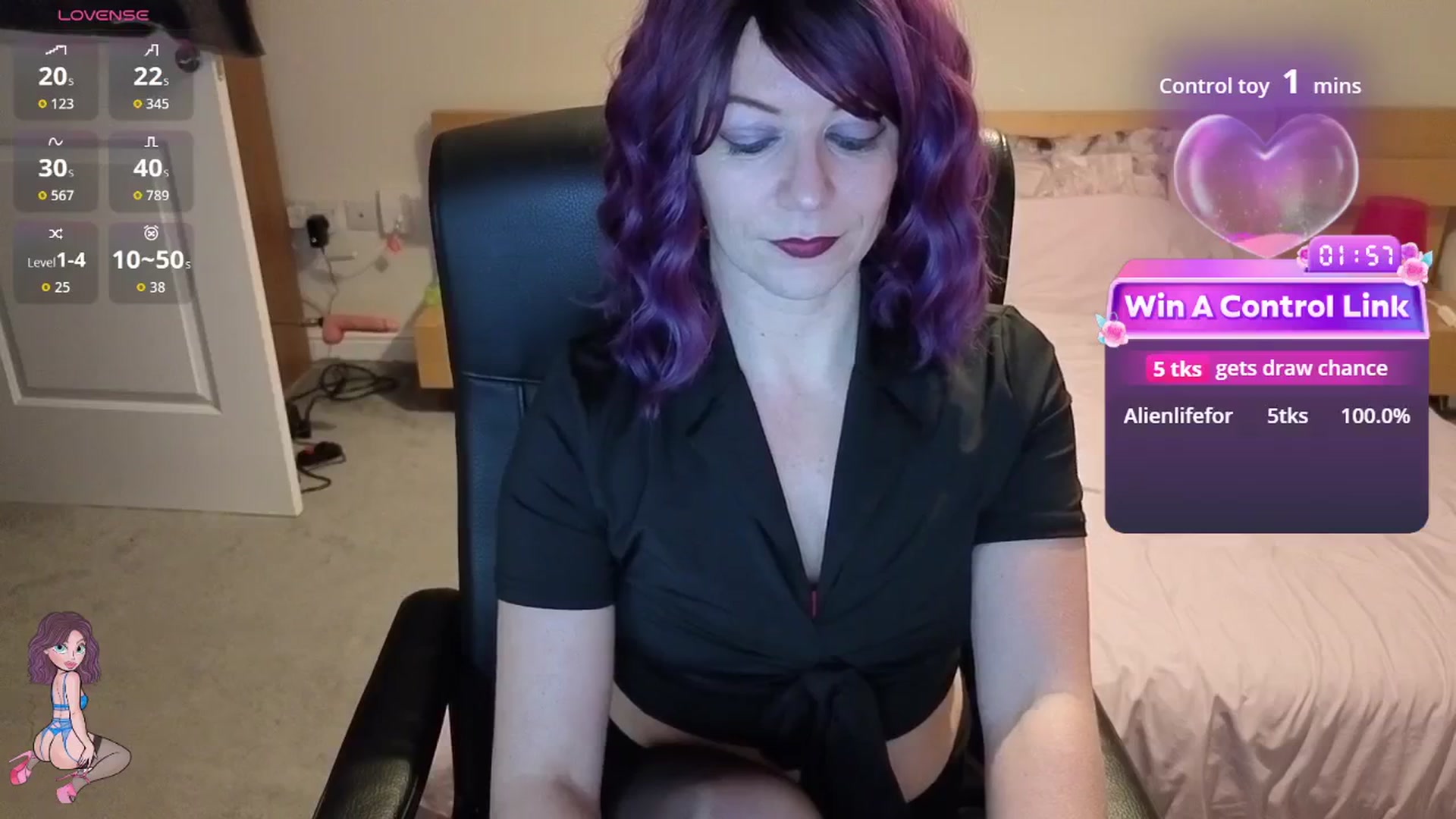 Gallery image thumbnail from size2shoes's myfreecams stream on, 01/16/2026, 24:01 image 5 of 20