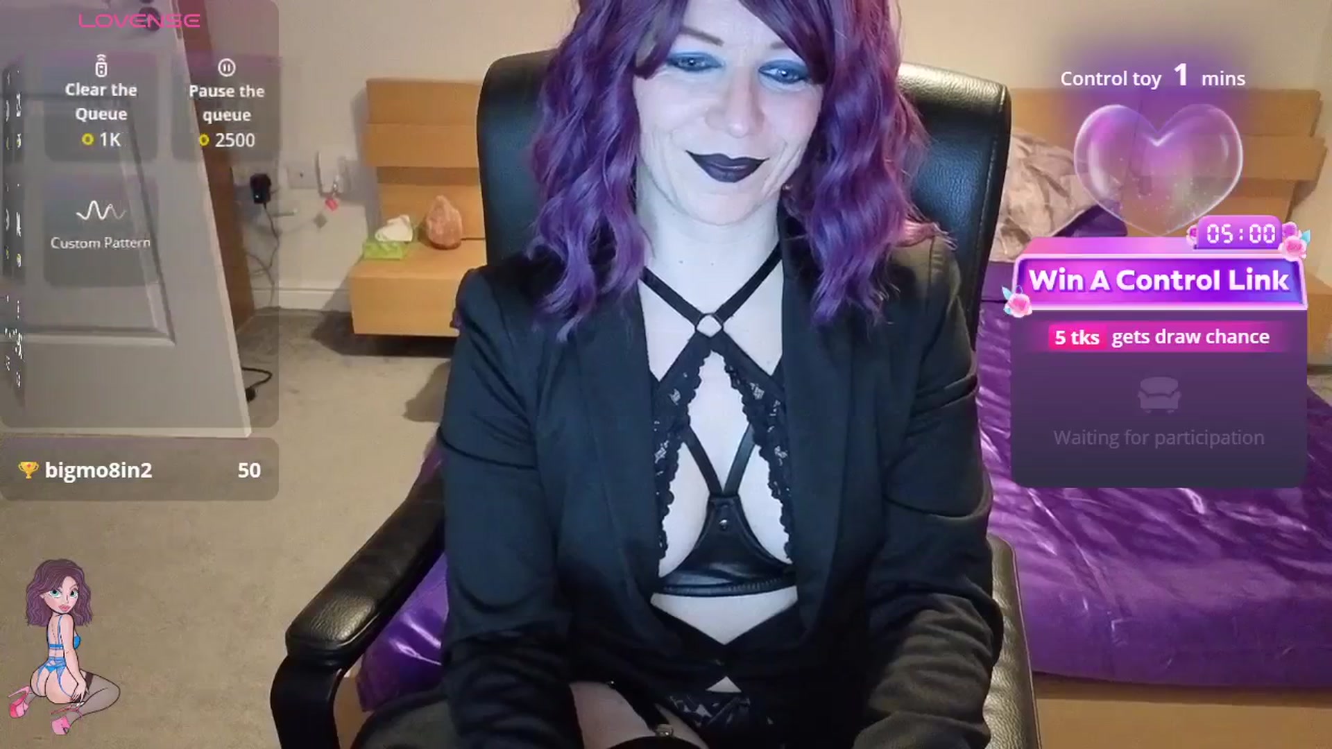 Gallery image thumbnail from size2shoes's myfreecams stream on, 02/06/2026, 22:05 image 19 of 20