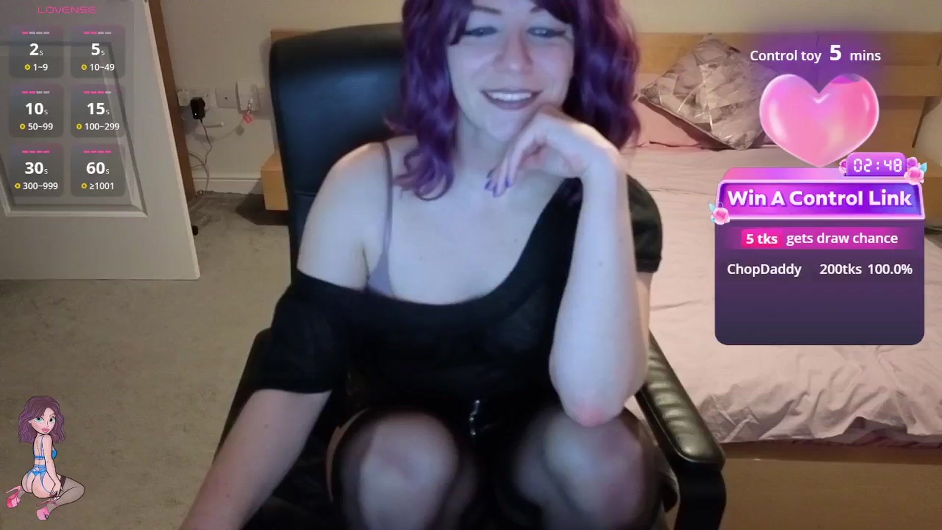 Gallery image thumbnail from size2shoes's myfreecams stream on, 03/05/2026, 21:42 image 14 of 20