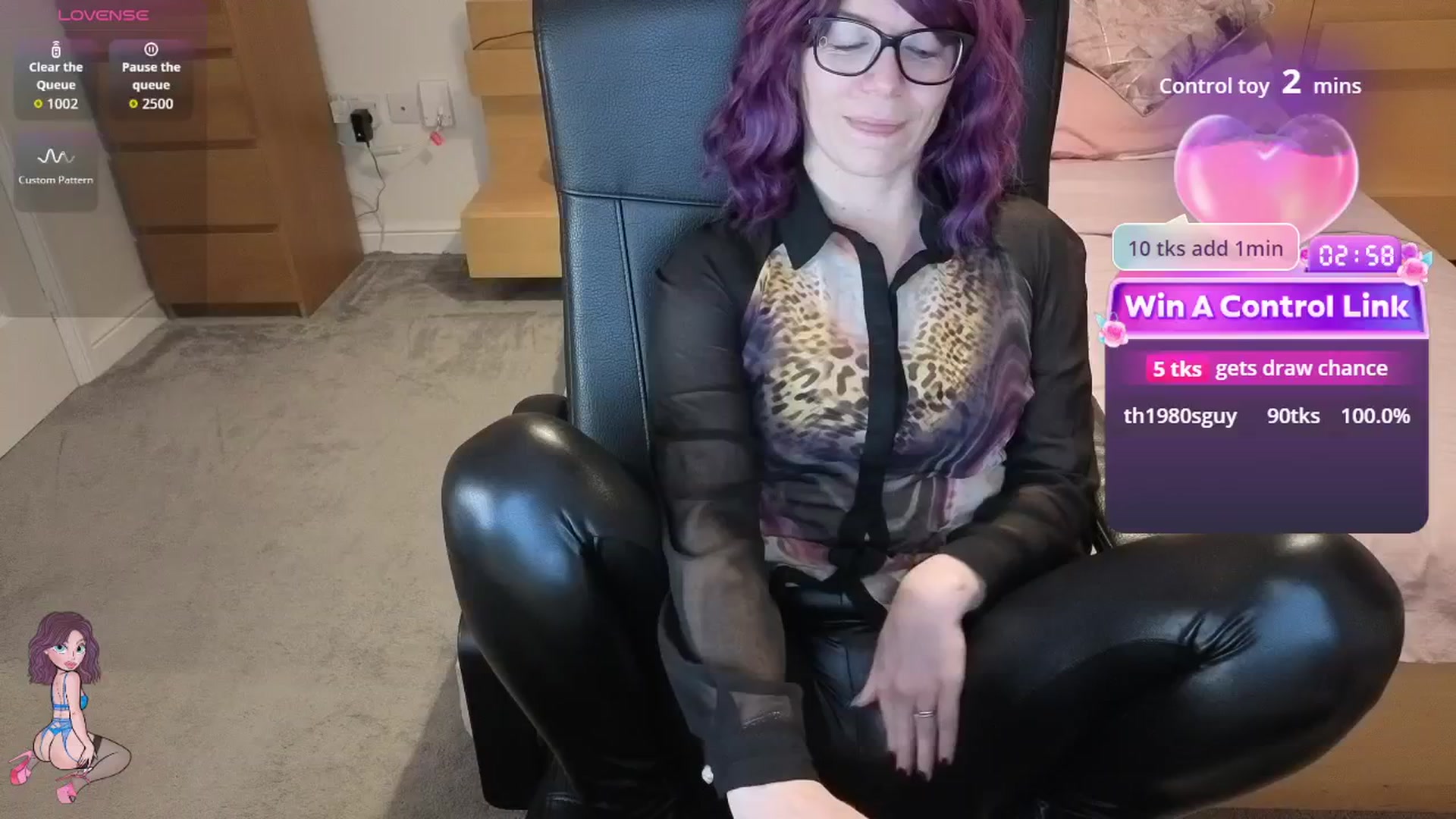 Gallery image thumbnail from size2shoes's myfreecams stream on, 04/10/2026, 22:07 image 8 of 20