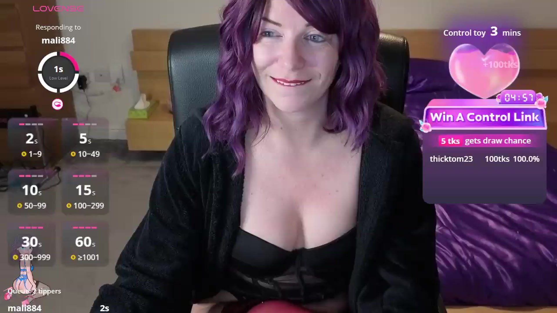 Gallery image thumbnail from size2shoes's myfreecams stream on, 05/05/2026, 22:16 image 1 of 20