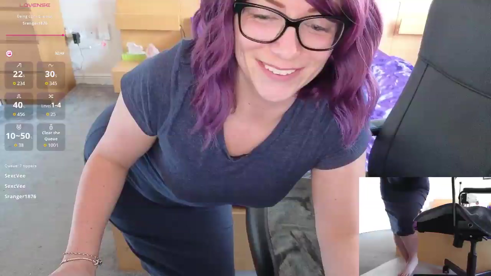 Gallery image thumbnail from size2shoes's myfreecams stream on, 06/05/2026, 18:13 image 19 of 20