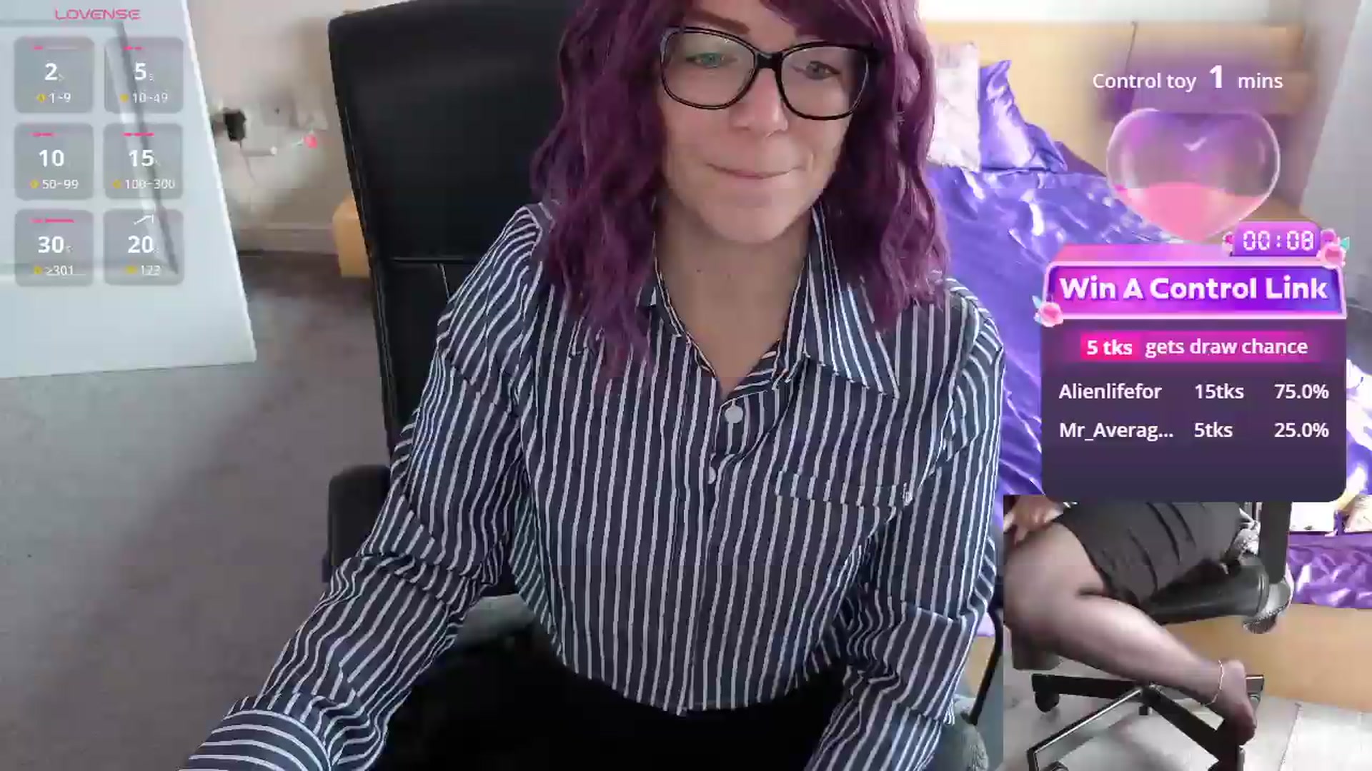 Gallery image thumbnail from size2shoes's myfreecams stream on, 06/08/2026, 16:21 image 7 of 20
