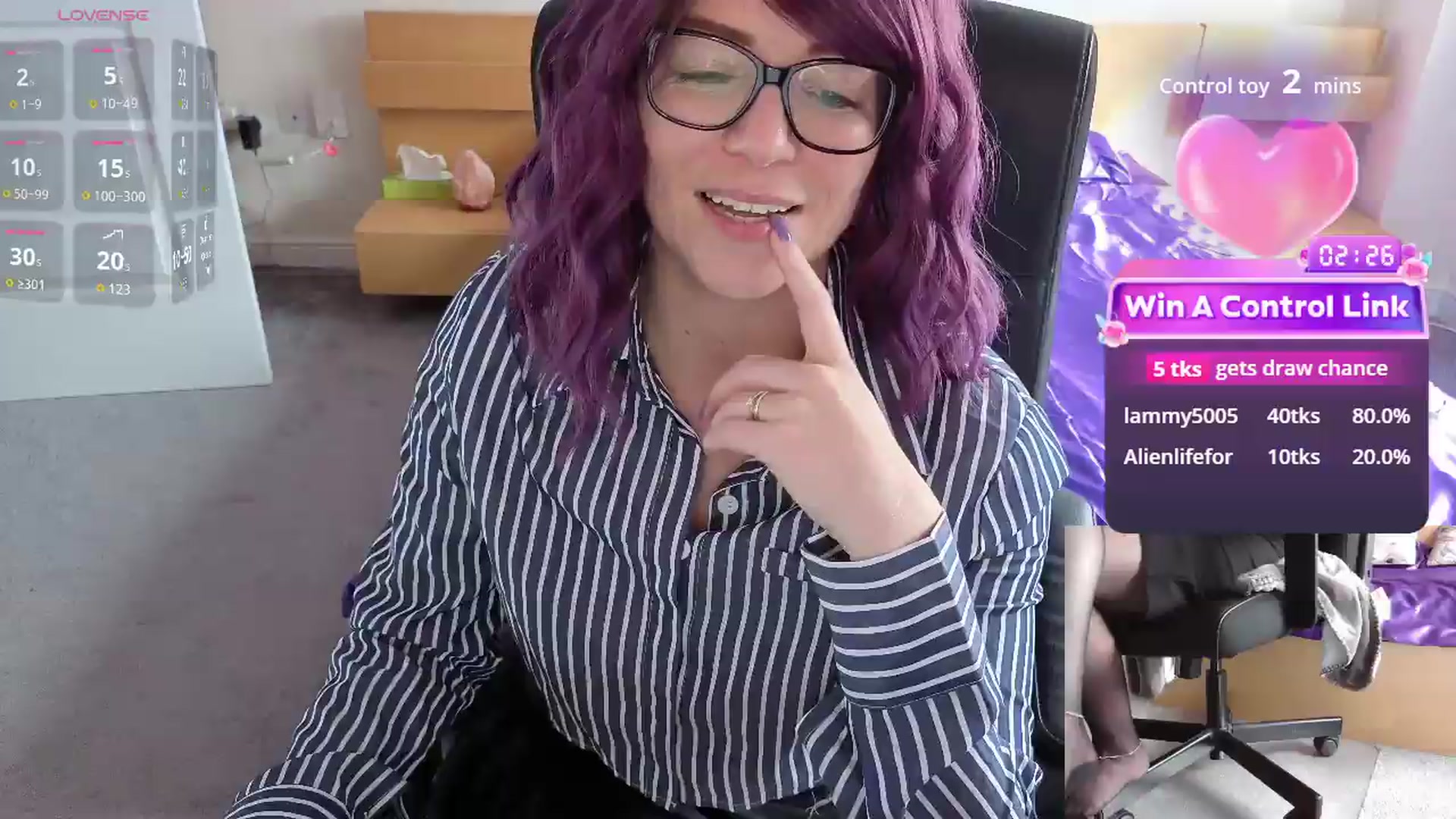 Gallery image thumbnail from size2shoes's myfreecams stream on, 06/08/2026, 16:21 image 11 of 20