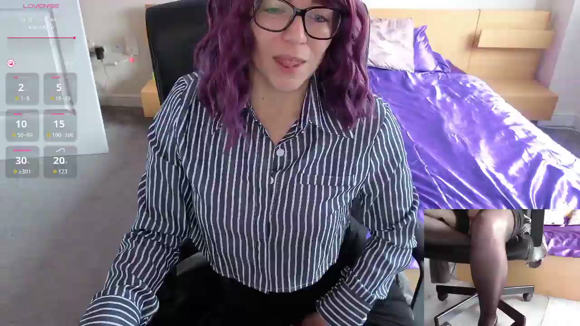 Gallery image thumbnail from size2shoes's myfreecams stream on, 06/08/2026, 16:21 image 8 of 20