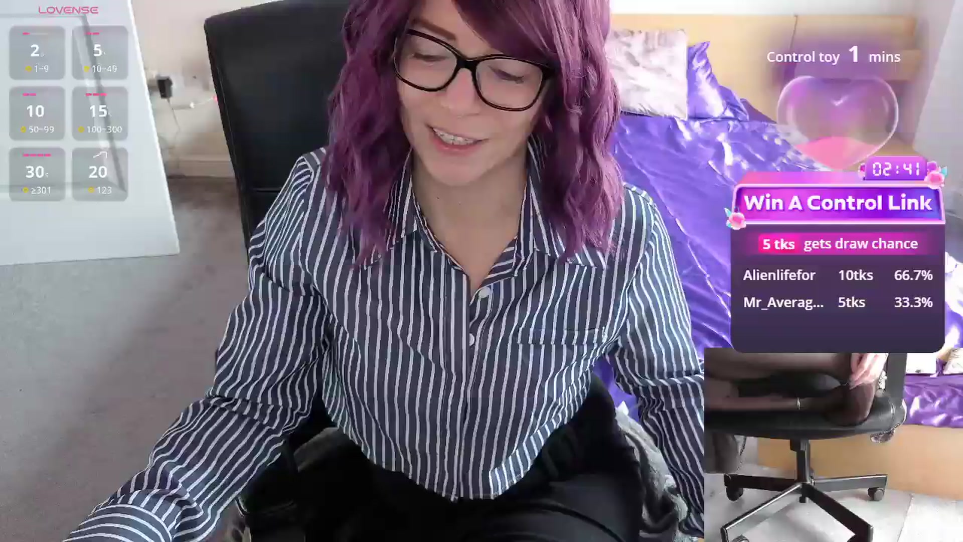 Gallery image thumbnail from size2shoes's myfreecams stream on, 06/08/2026, 16:21 image 5 of 20