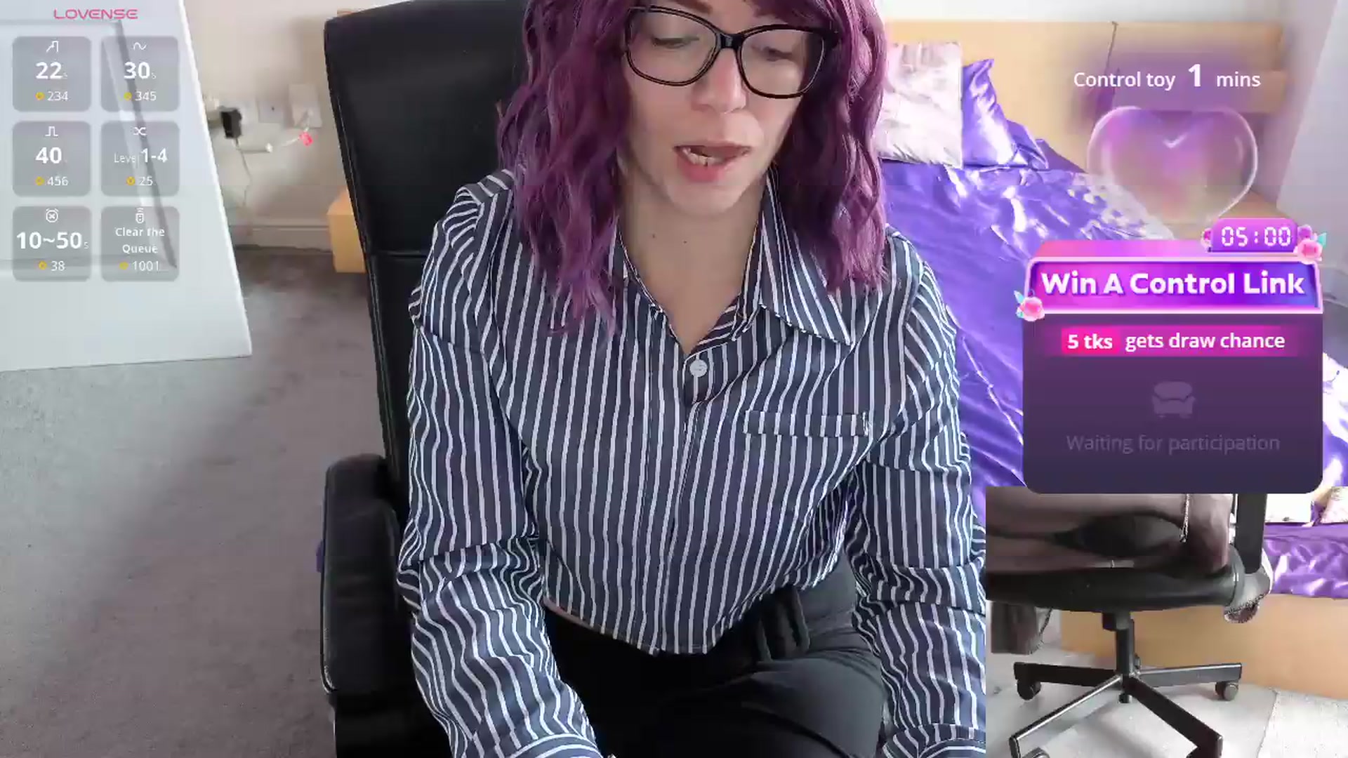 Gallery image thumbnail from size2shoes's myfreecams stream on, 06/08/2026, 16:21 image 3 of 20