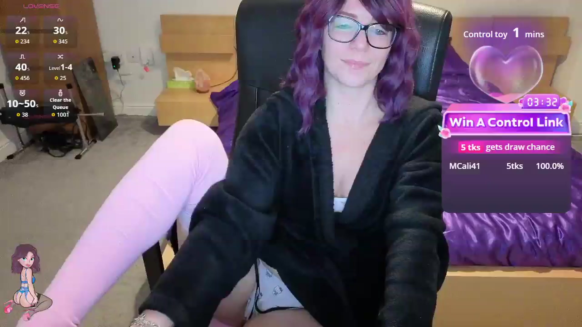 Gallery image thumbnail from size2shoes's myfreecams stream on, 06/08/2026, 23:28 image 15 of 20