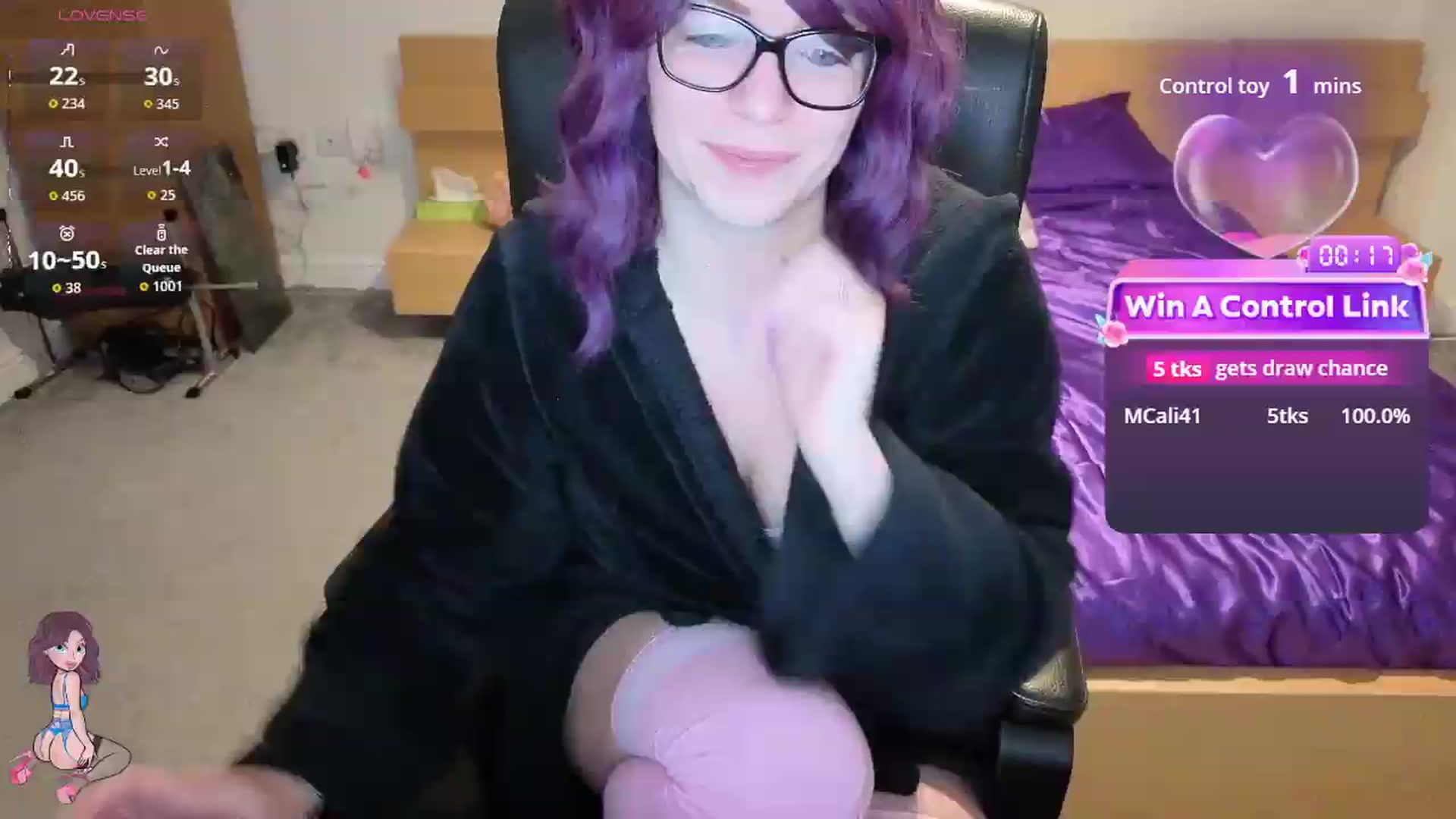 Gallery image thumbnail from size2shoes's myfreecams stream on, 06/08/2026, 23:28 image 18 of 20