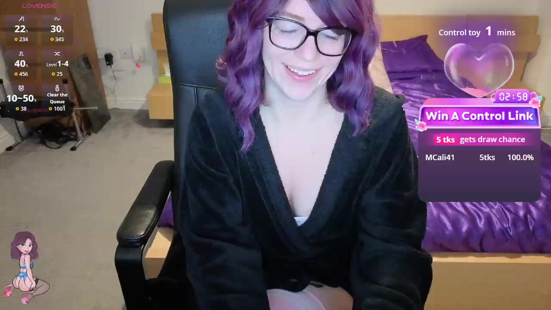 Gallery image thumbnail from size2shoes's myfreecams stream on, 06/08/2026, 23:28 image 7 of 20
