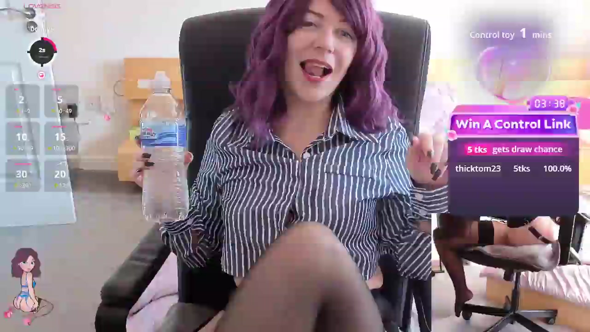 Gallery image thumbnail from size2shoes's myfreecams stream on, 06/29/2026, 16:07 image 3 of 20
