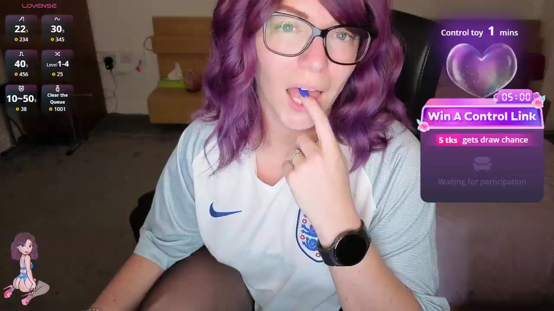 Gallery image thumbnail from size2shoes's myfreecams stream on, 07/05/2026, 22:24 image 17 of 20