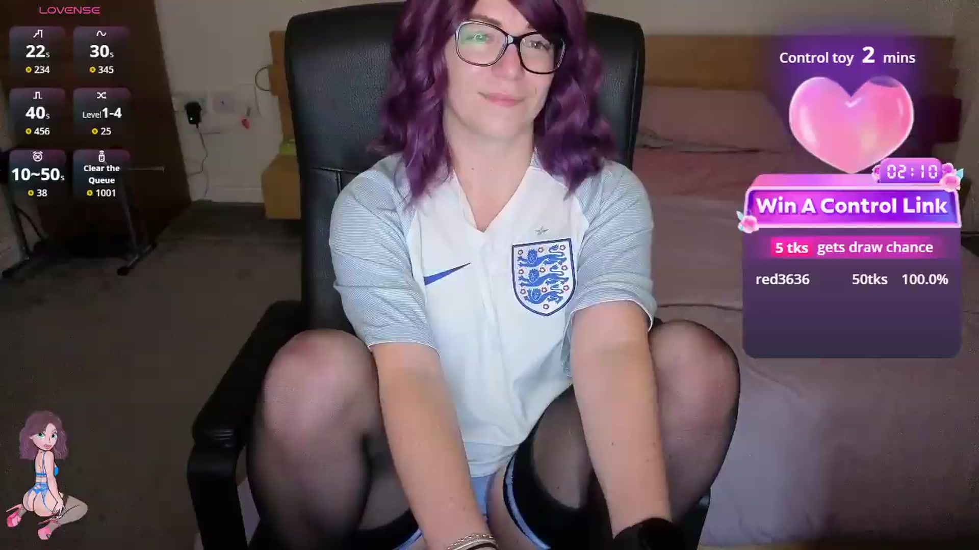 Gallery image thumbnail from size2shoes's myfreecams stream on, 07/05/2026, 22:24 image 16 of 20